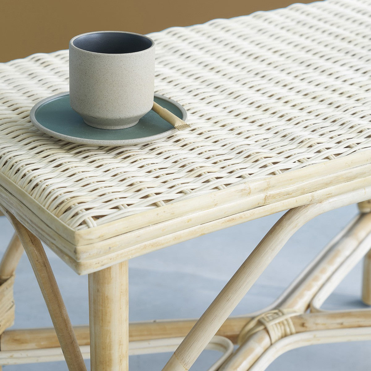 10202-table_basse_en_rotin_naturel-03.jpg