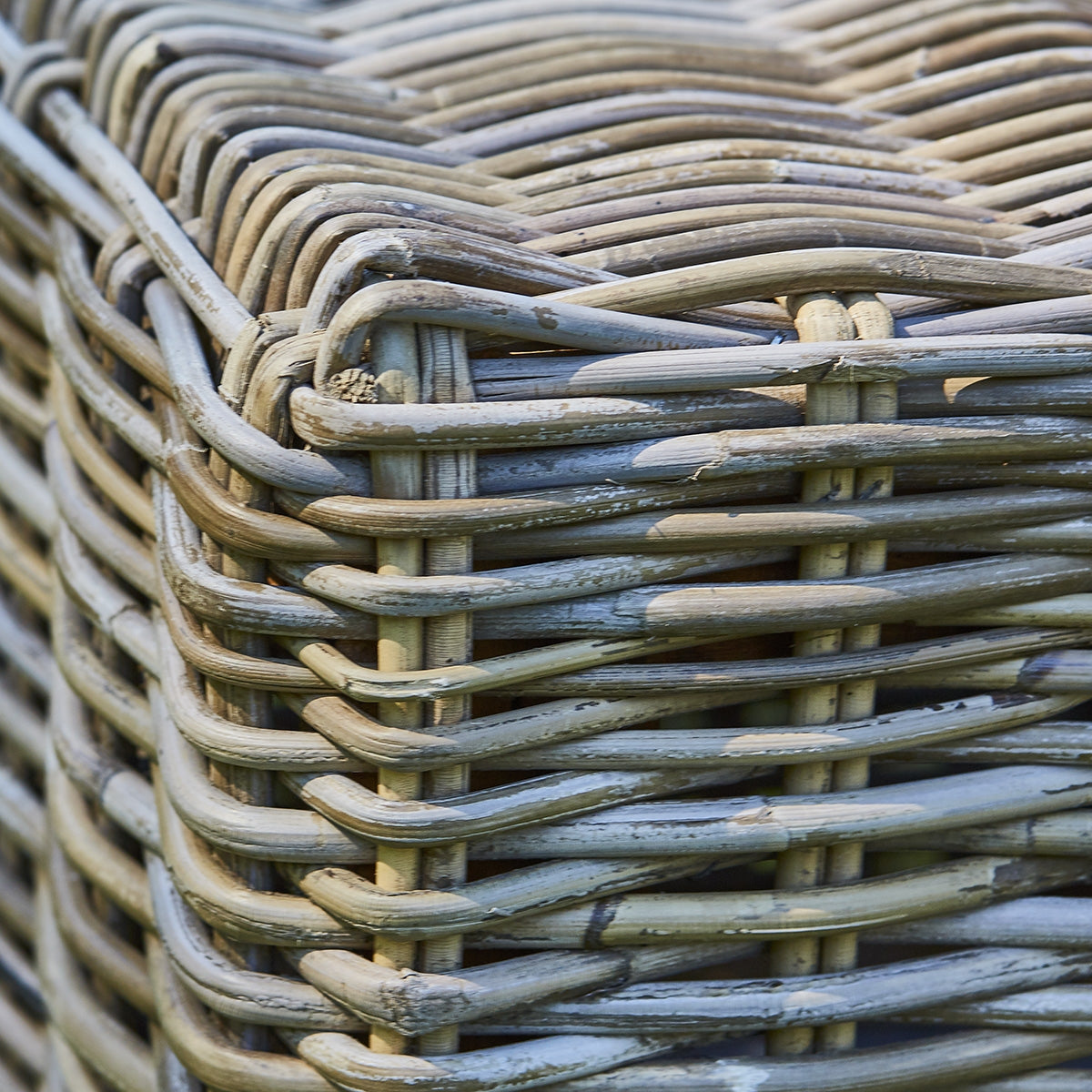 MUSA - Quadratischer Couchtisch aus Kubu