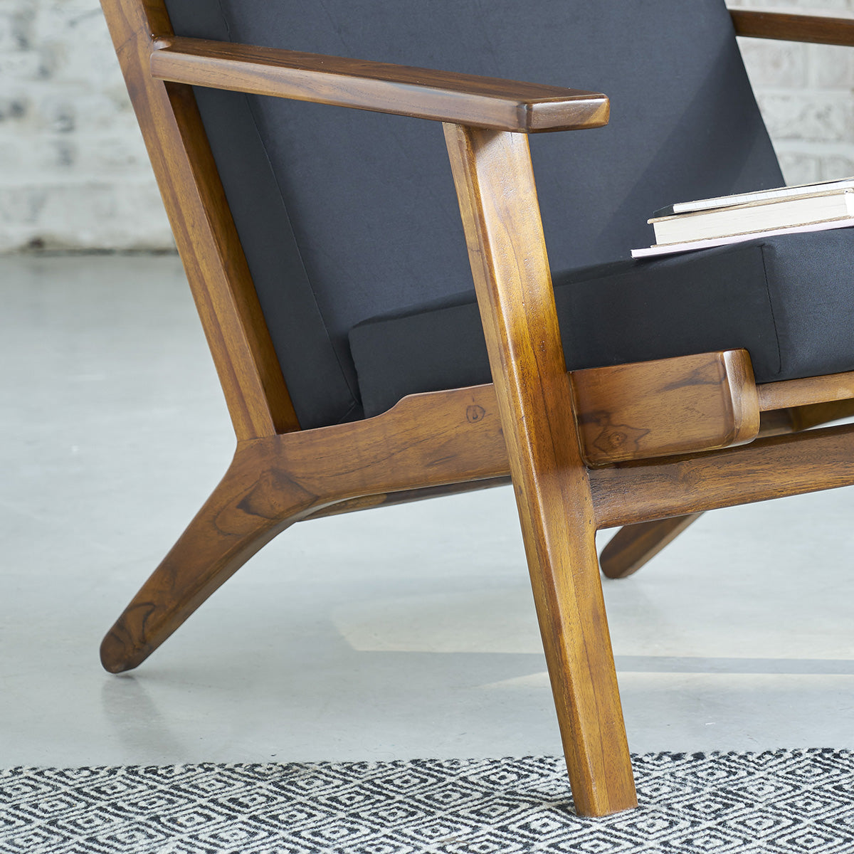 1045-fauteuil_scandinave_en_teck_massif-04.jpg