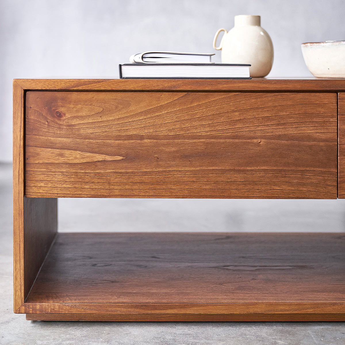 1061-table_basse_en_mindi_massif_finition_noyer_120_cm-06.jpg