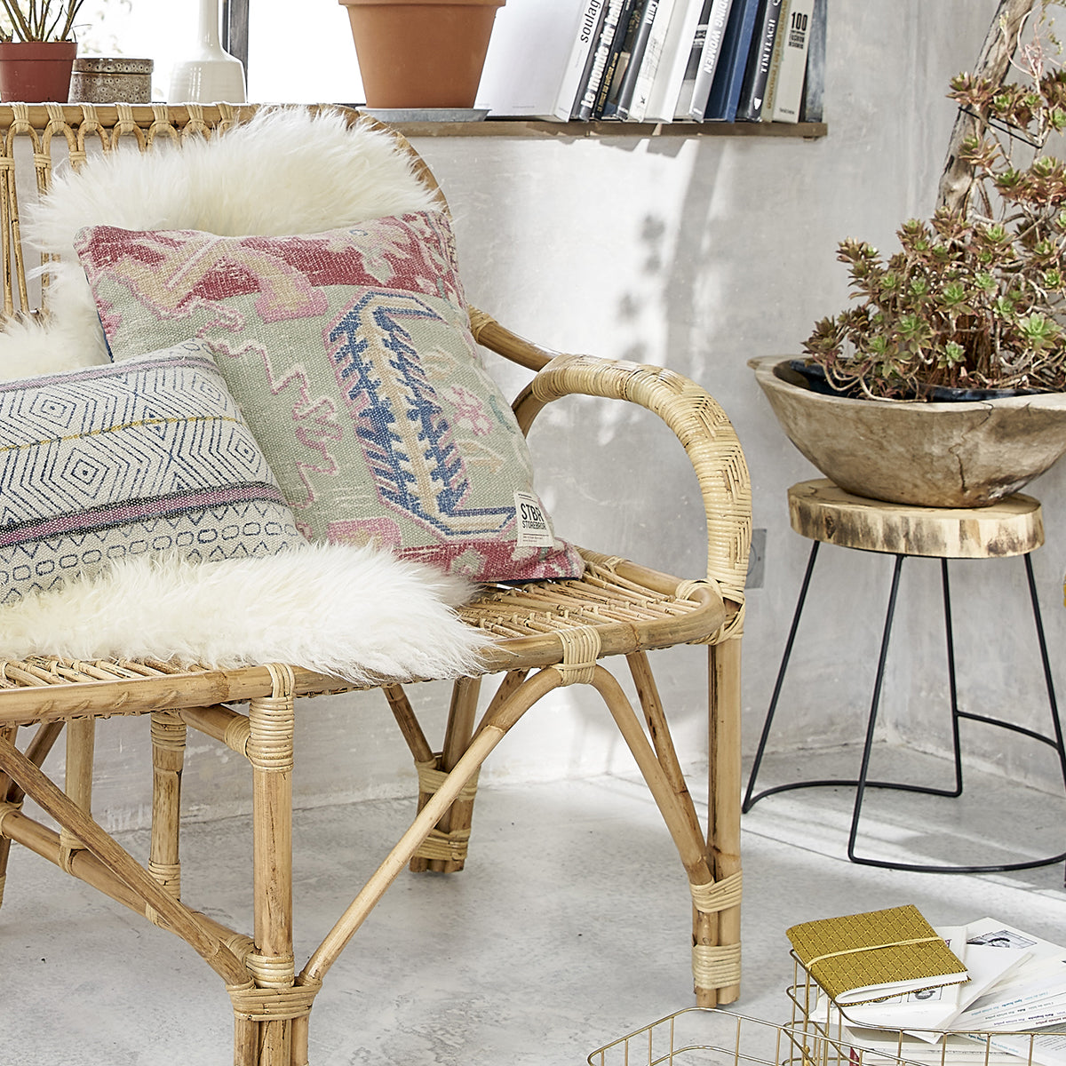 1084-banquette_en_rotin_vintage-06.jpg