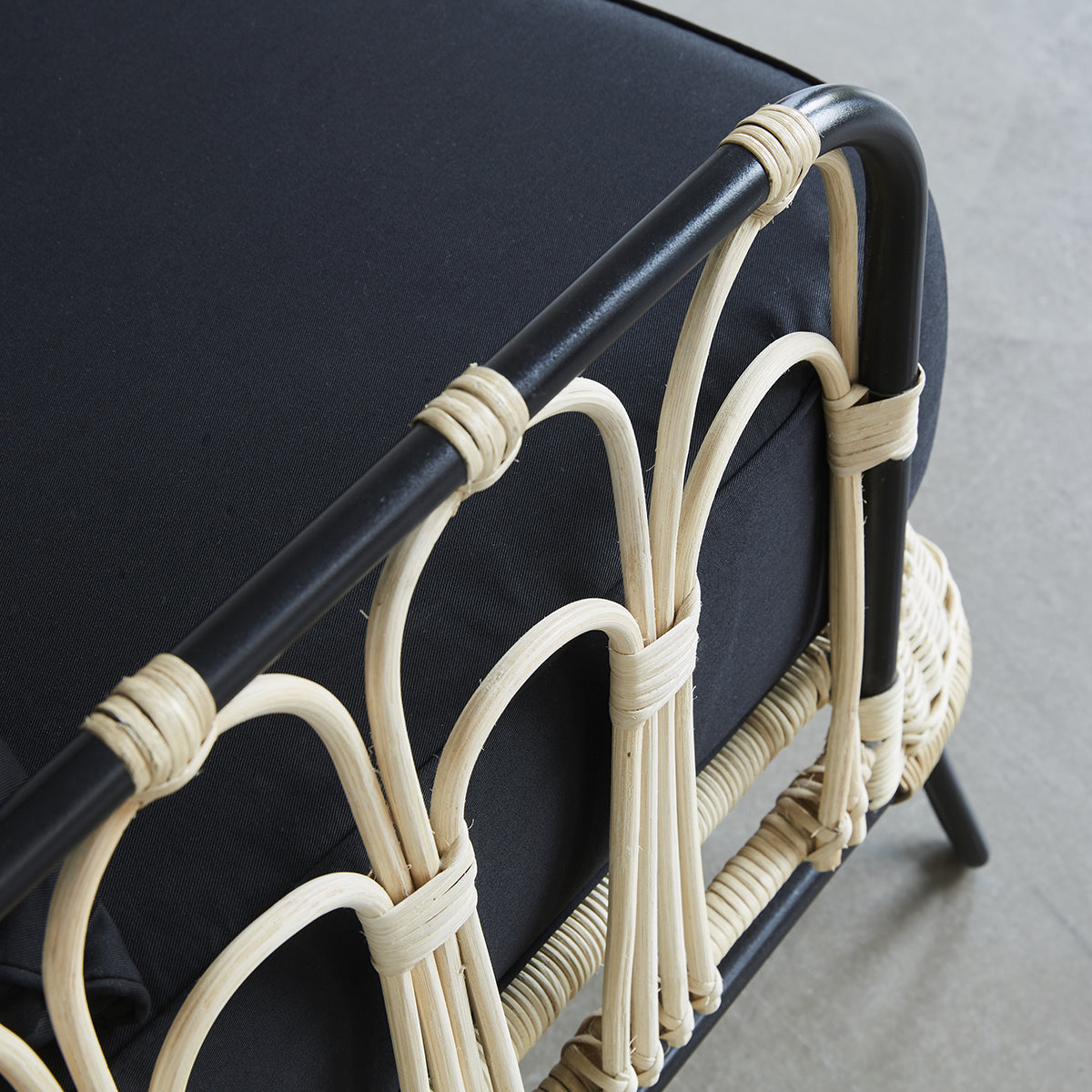 1088-fauteuil_en_rotin_et_metal-07.jpg