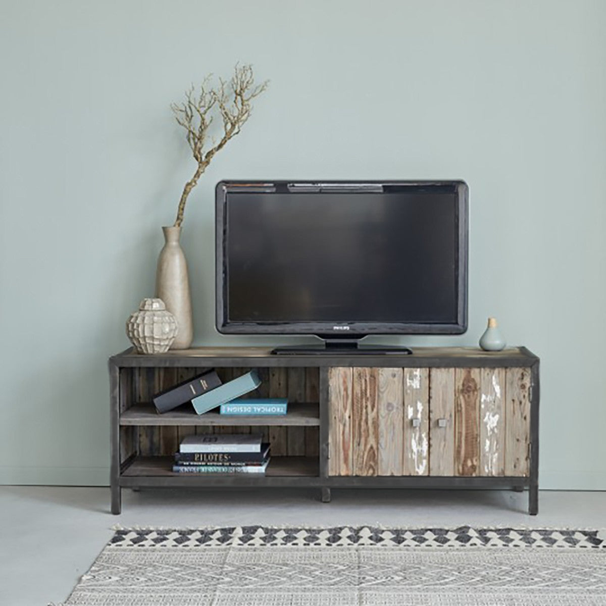 1112-meuble_tv_en_bois_recycle_massif_et_metal_150_cm-03.jpg