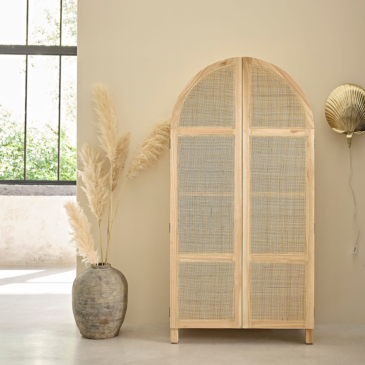 1317-armoire_en_mindi_massif_et_cannage_90_cm-01.jpg