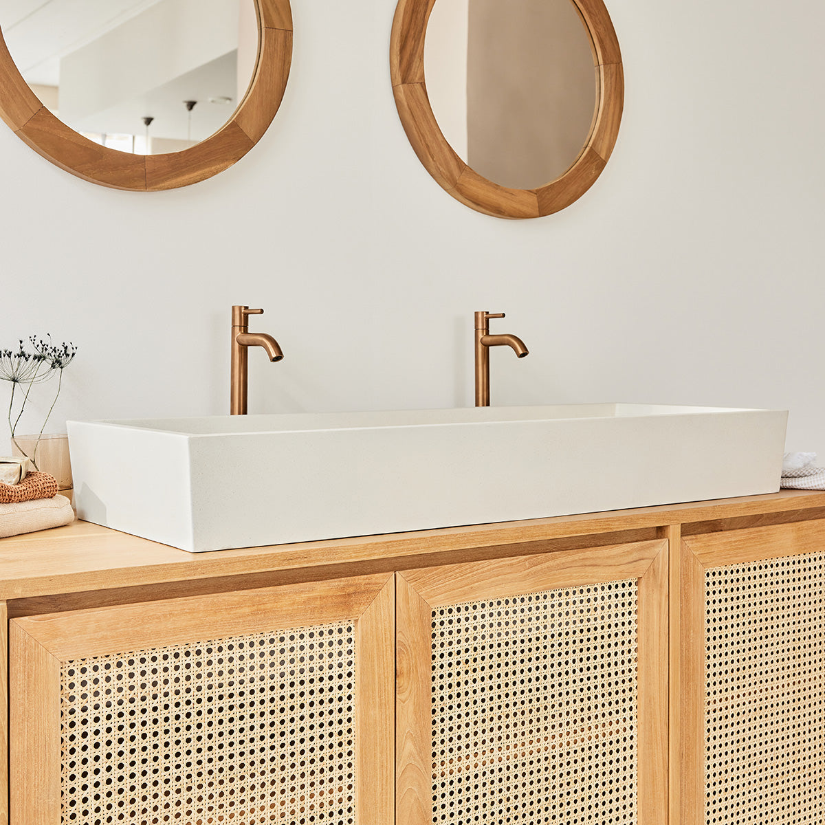 1642-vasque_en_beton_beige_100_x_37_cm-01.jpg