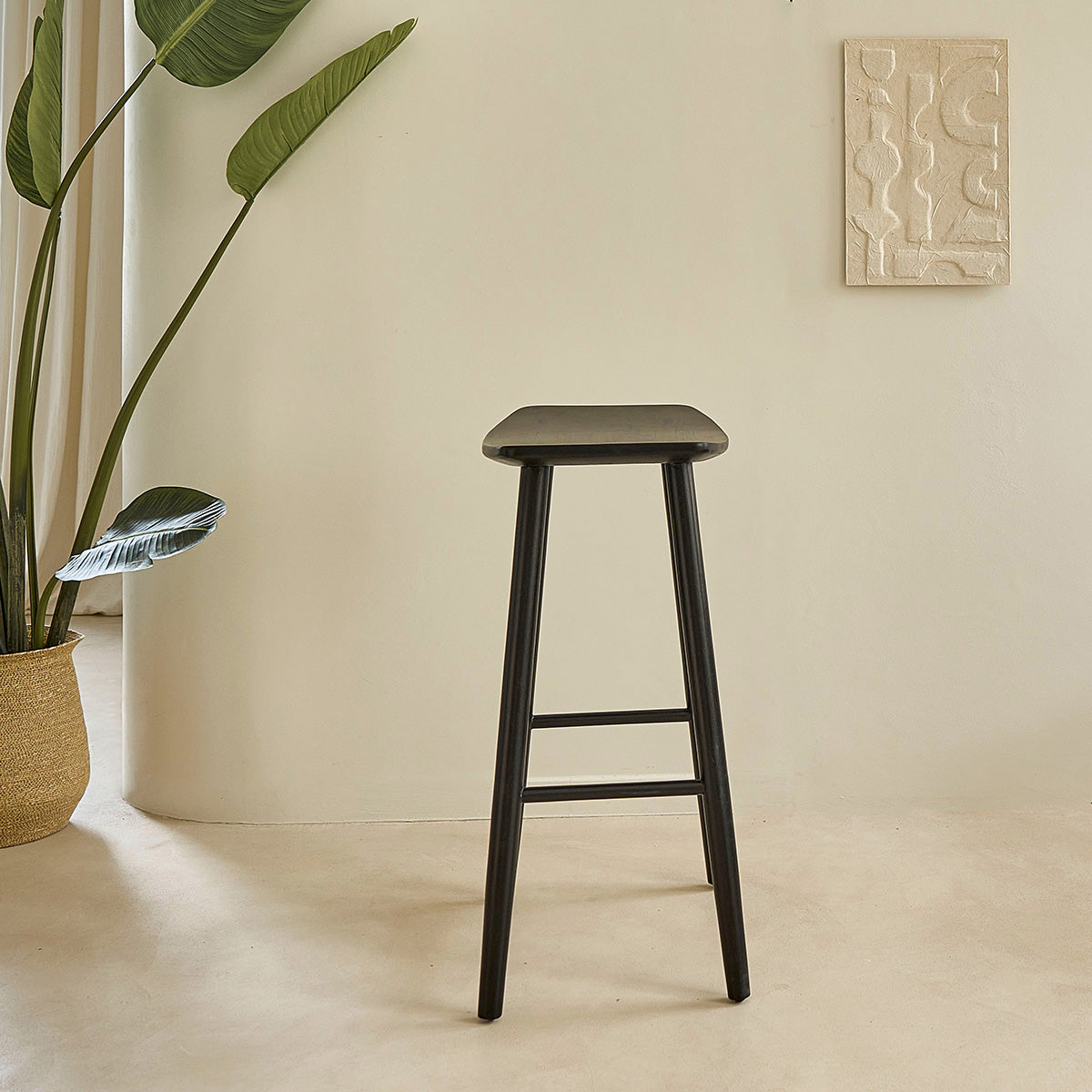 1816B-lot_de_2_tabourets_de_bar_en_teck_massif_noir_75_cm-05.jpg