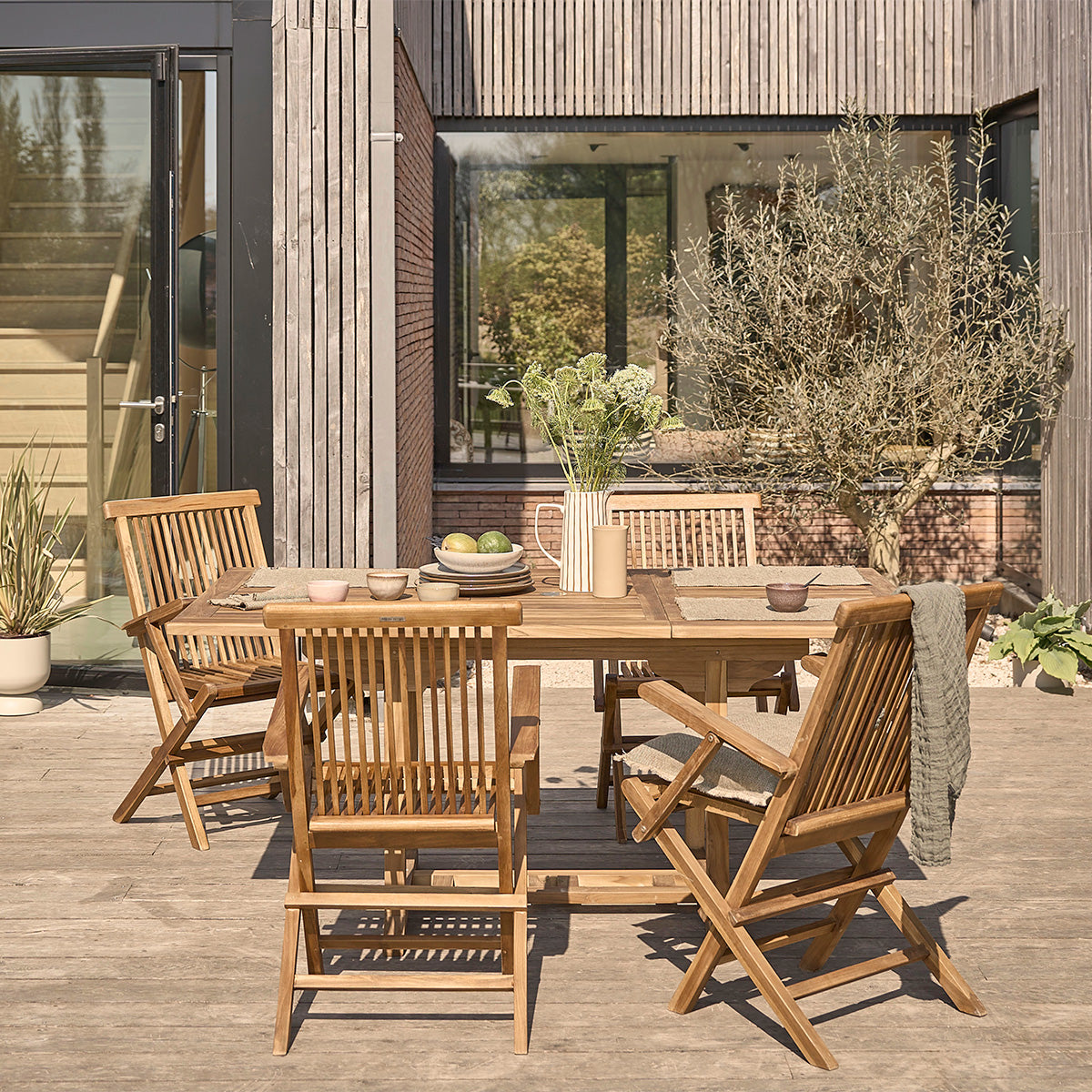 205HFF-salon_de_jardin_en_teck_huile_massif_extensible_4_8_pers-01.jpg