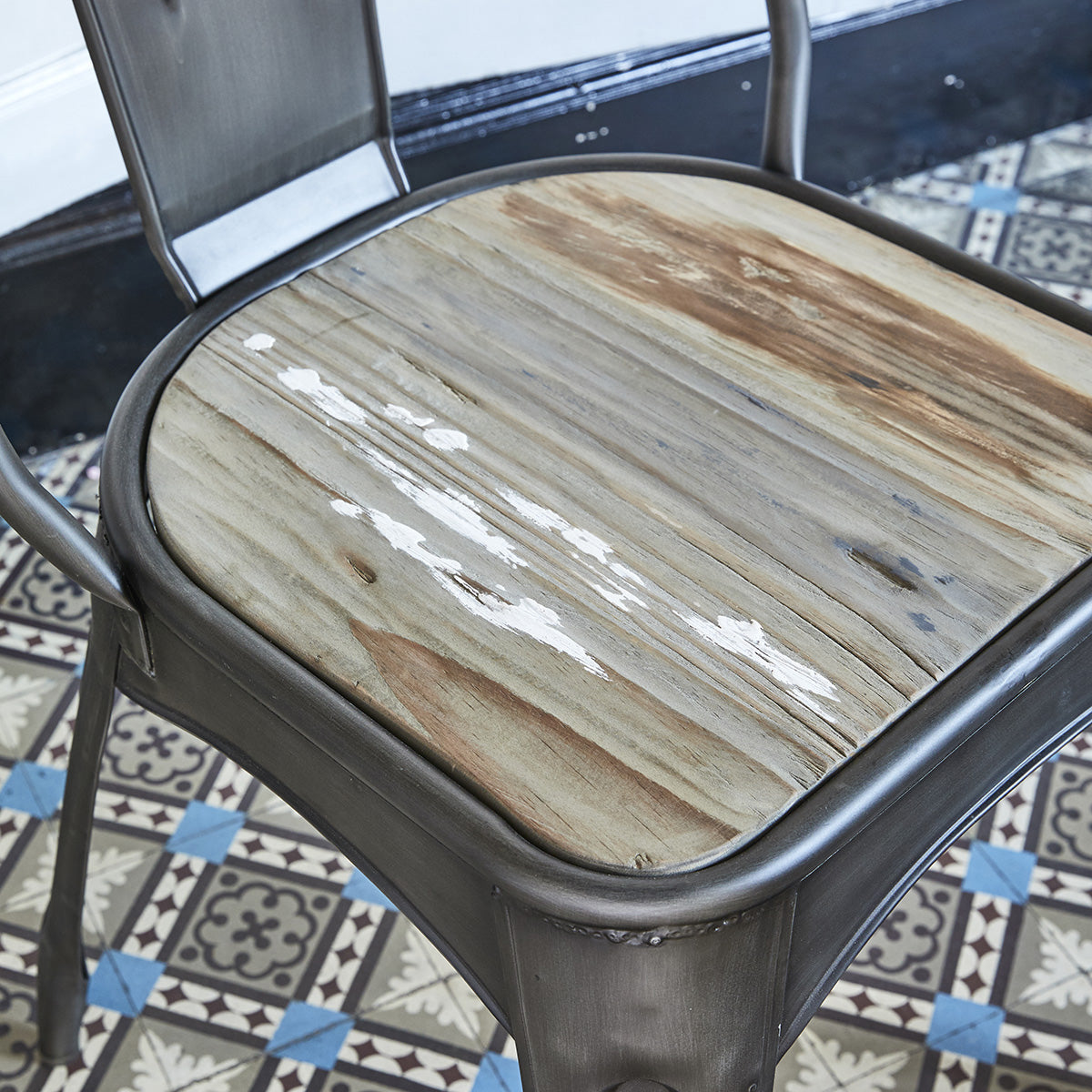 1114-chaise_en_bois_recycle_massif_et_metal-03.jpg