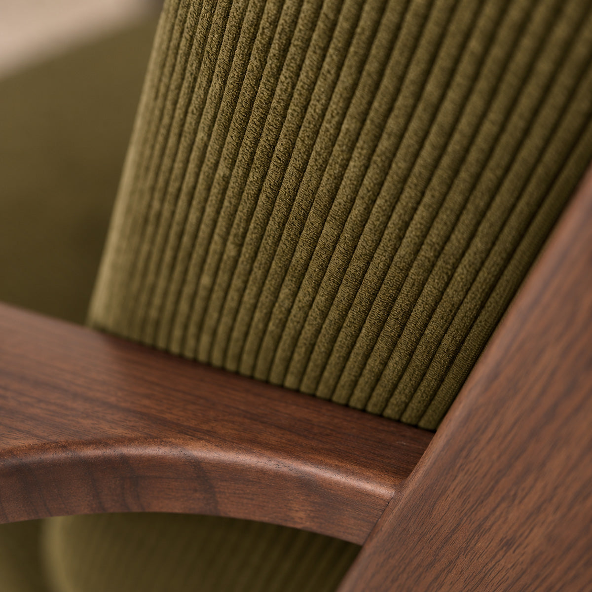 FAU0002-fauteuil_en_mindi_massif_fonce_et_velours_cotele_vert-05.jpg