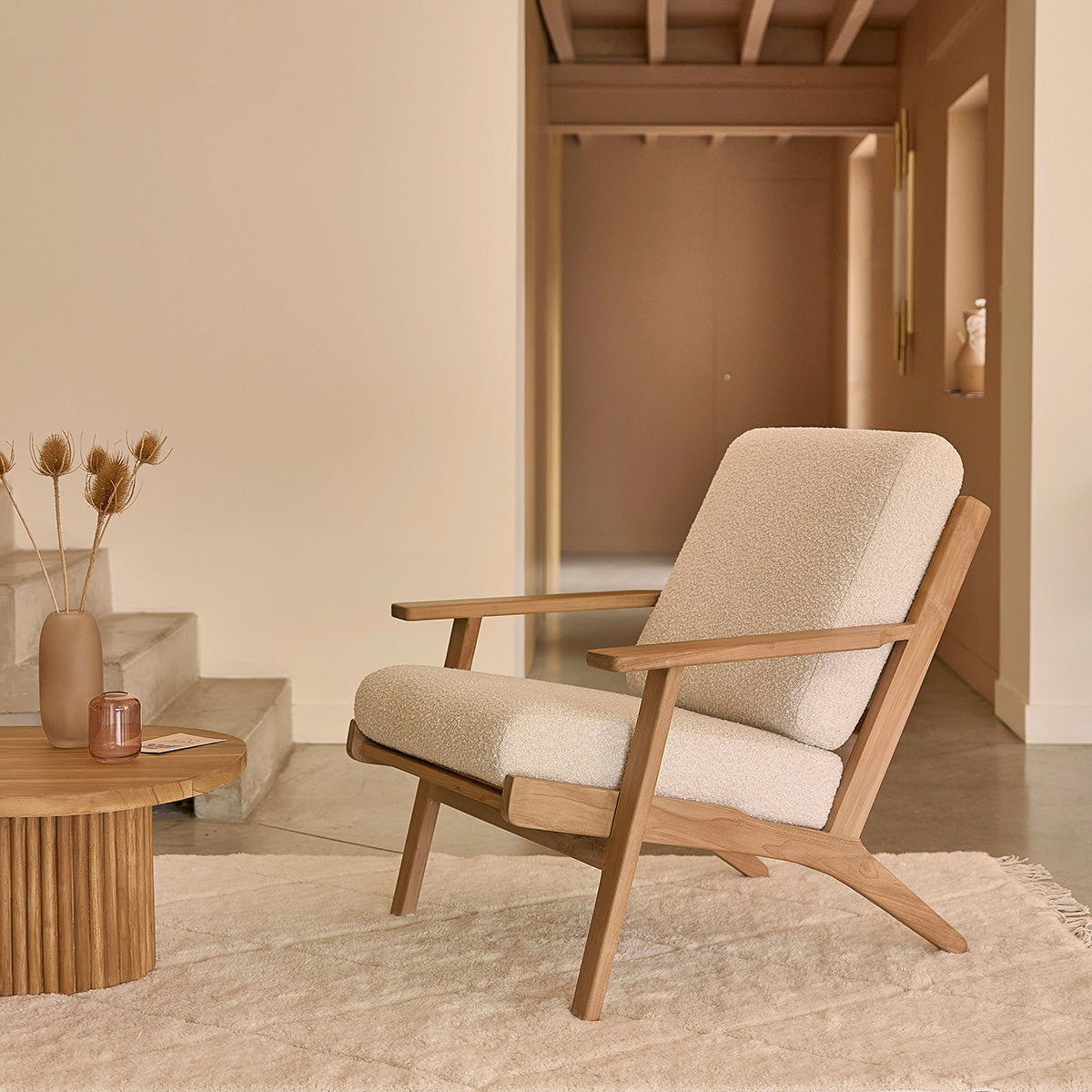 FAU0001-fauteuil_en_teck_massif_et_tissu_bouclette-01.jpg