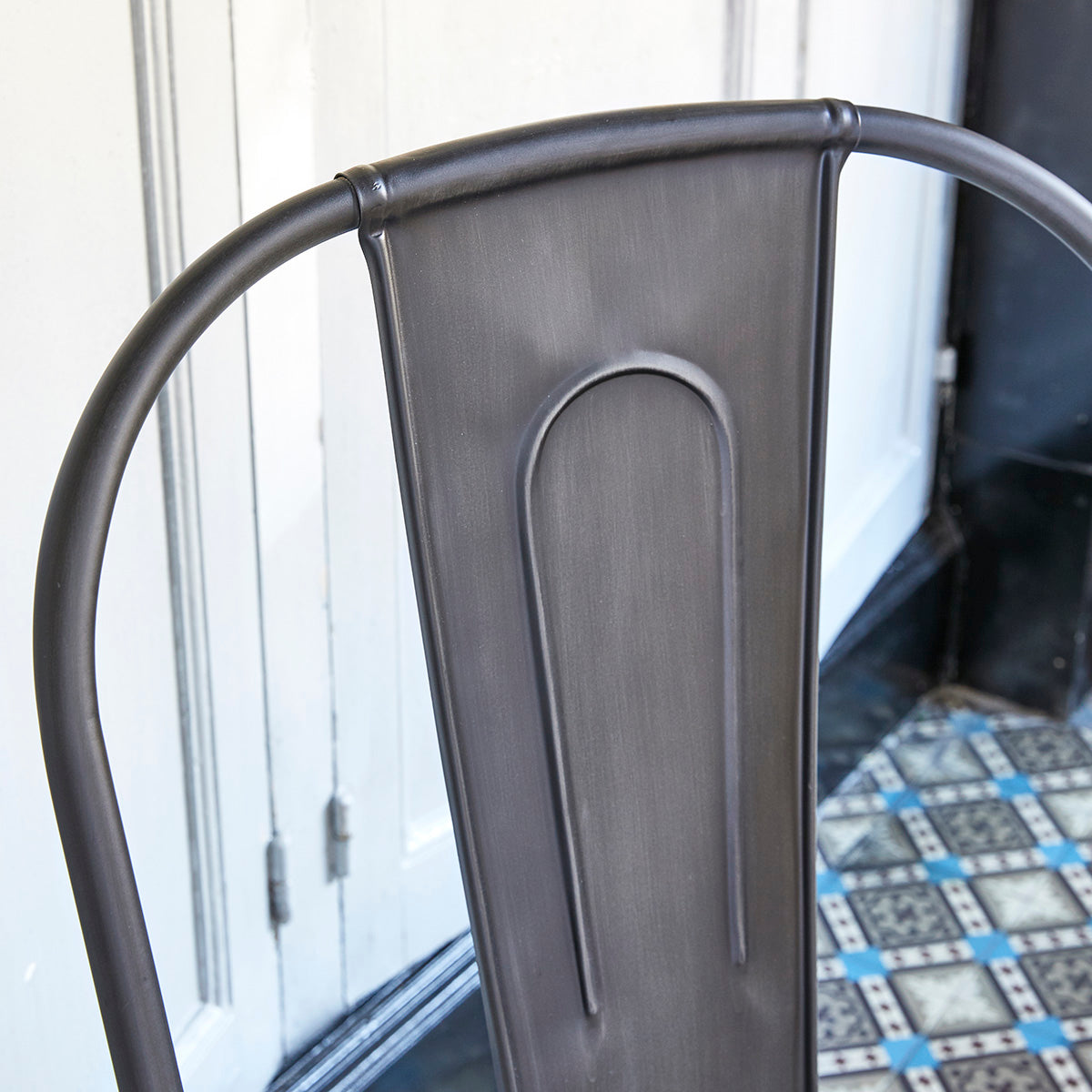 1114-chaise_en_bois_recycle_massif_et_metal-05.jpg