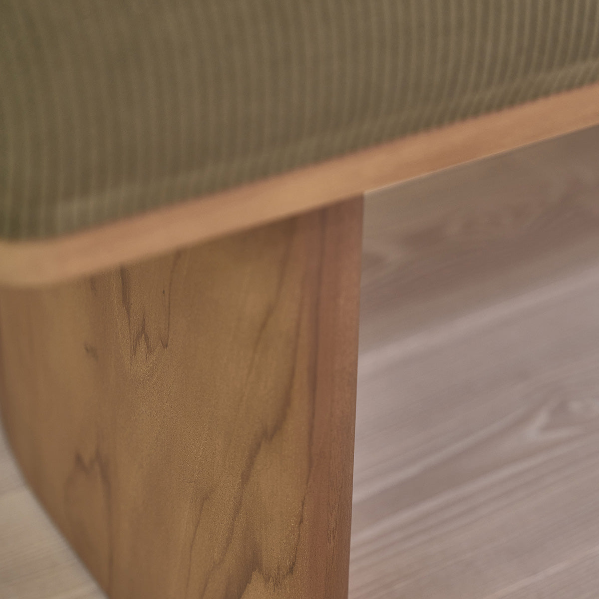 BAN0005-banc_en_teck_massif_et_tissu_velours_cotele_vert_100_cm-05.jpg