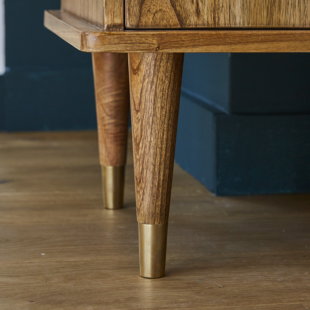 PIA - Retro-Kommode aus massivem Mindi 105 cm