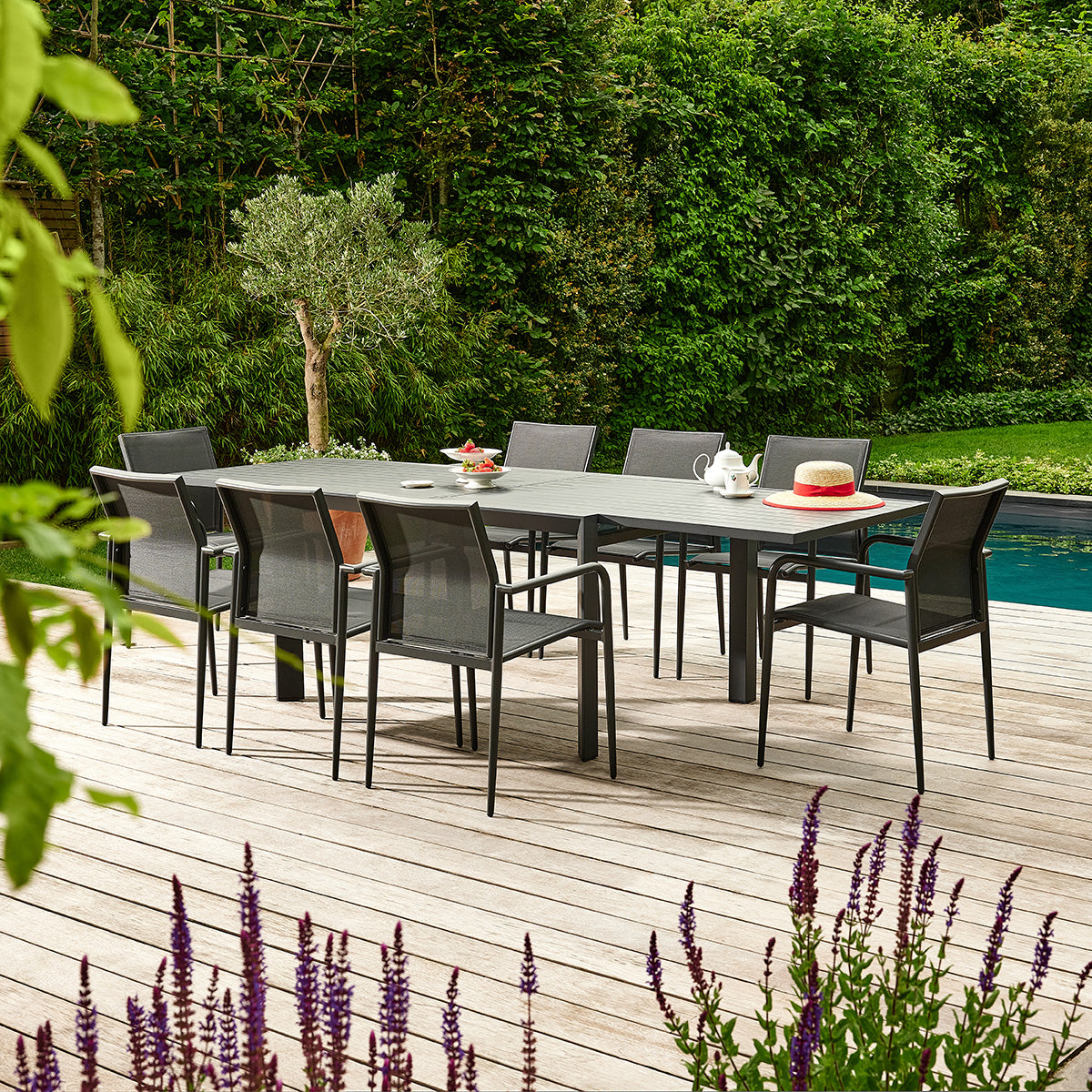 SDJ0017-salon_de_jardin_en_aluminium_et_textilene_extensible_gris_6_10_pers-01.jpg