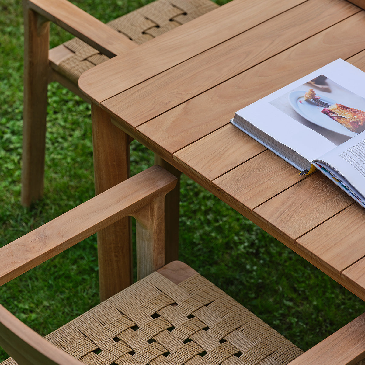 SDJ0028-salon_de_jardin_en_teck_massif_et_rotin_4_pers-05.jpg
