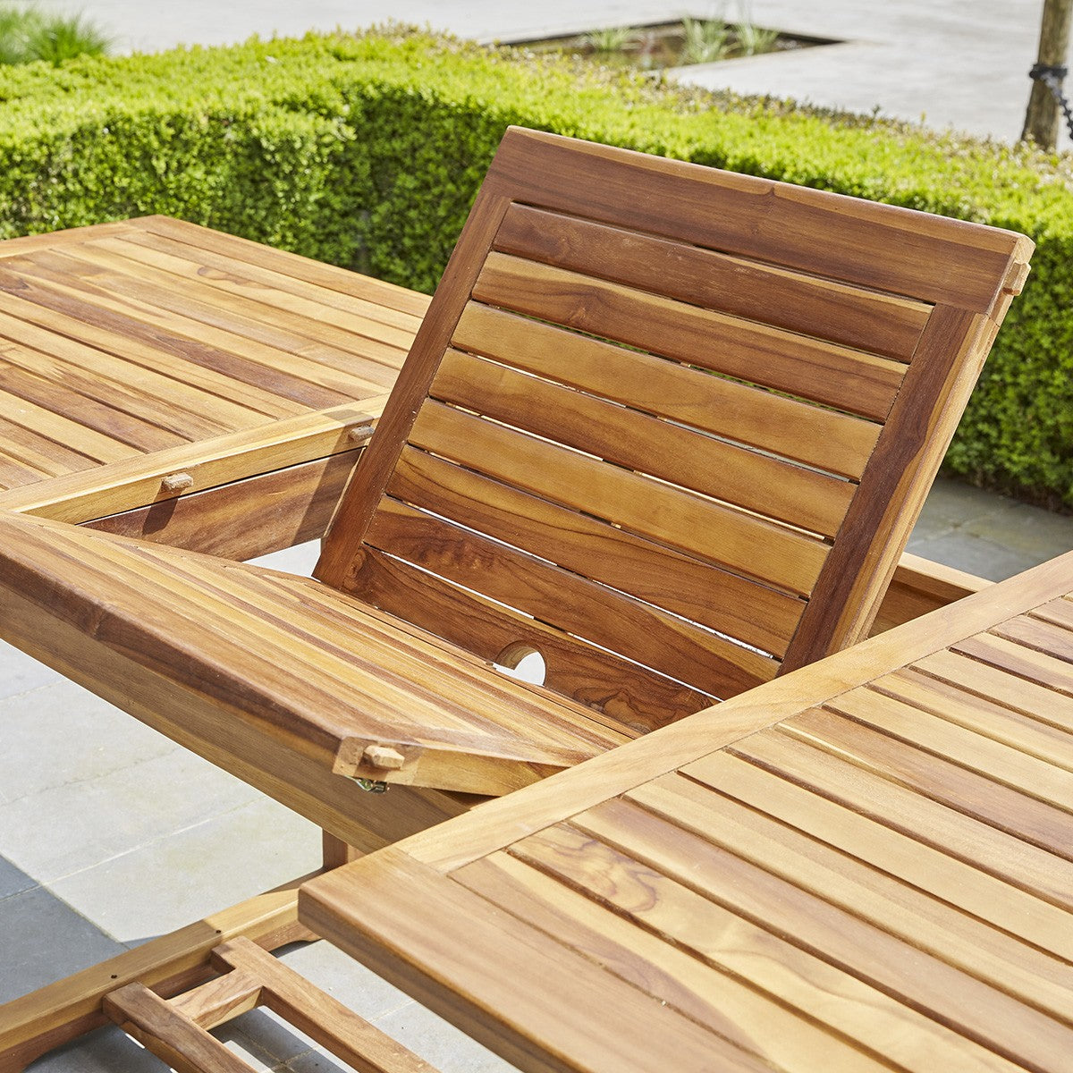 23HBNEW-salon_de_jardin_en_teck_massif_extensible_8_10_pers-04.jpg