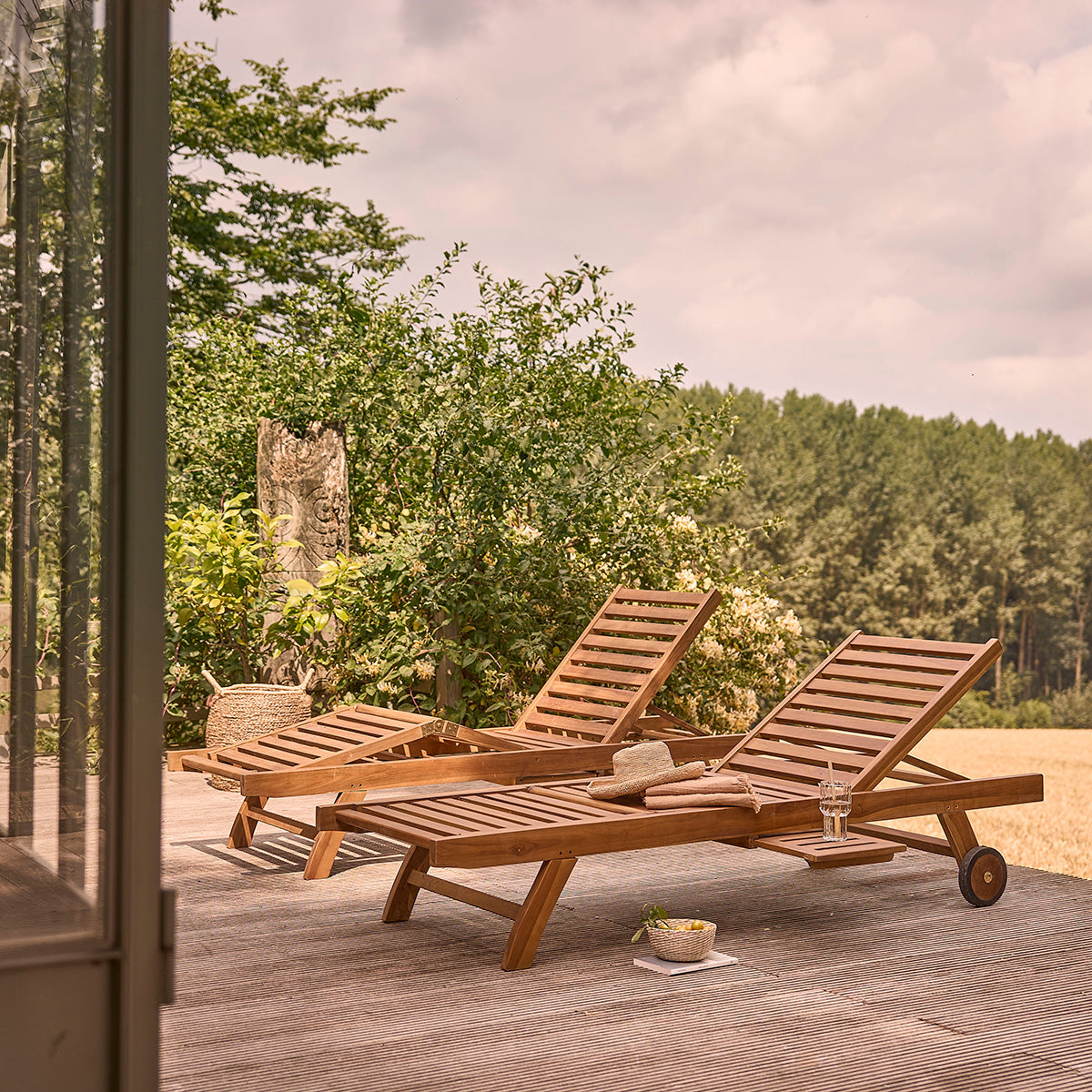 BALI - Set aus 2 Liegestühle aus geöltem Teakholz