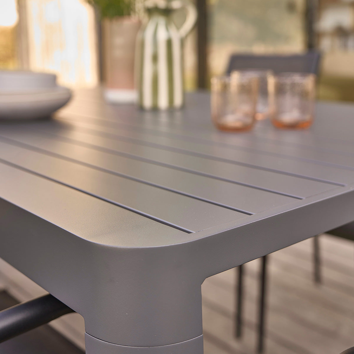 MALTE - Gartenmöbel aus Aluminium und massivem Teakholz ausziehbar 6/8 pers.