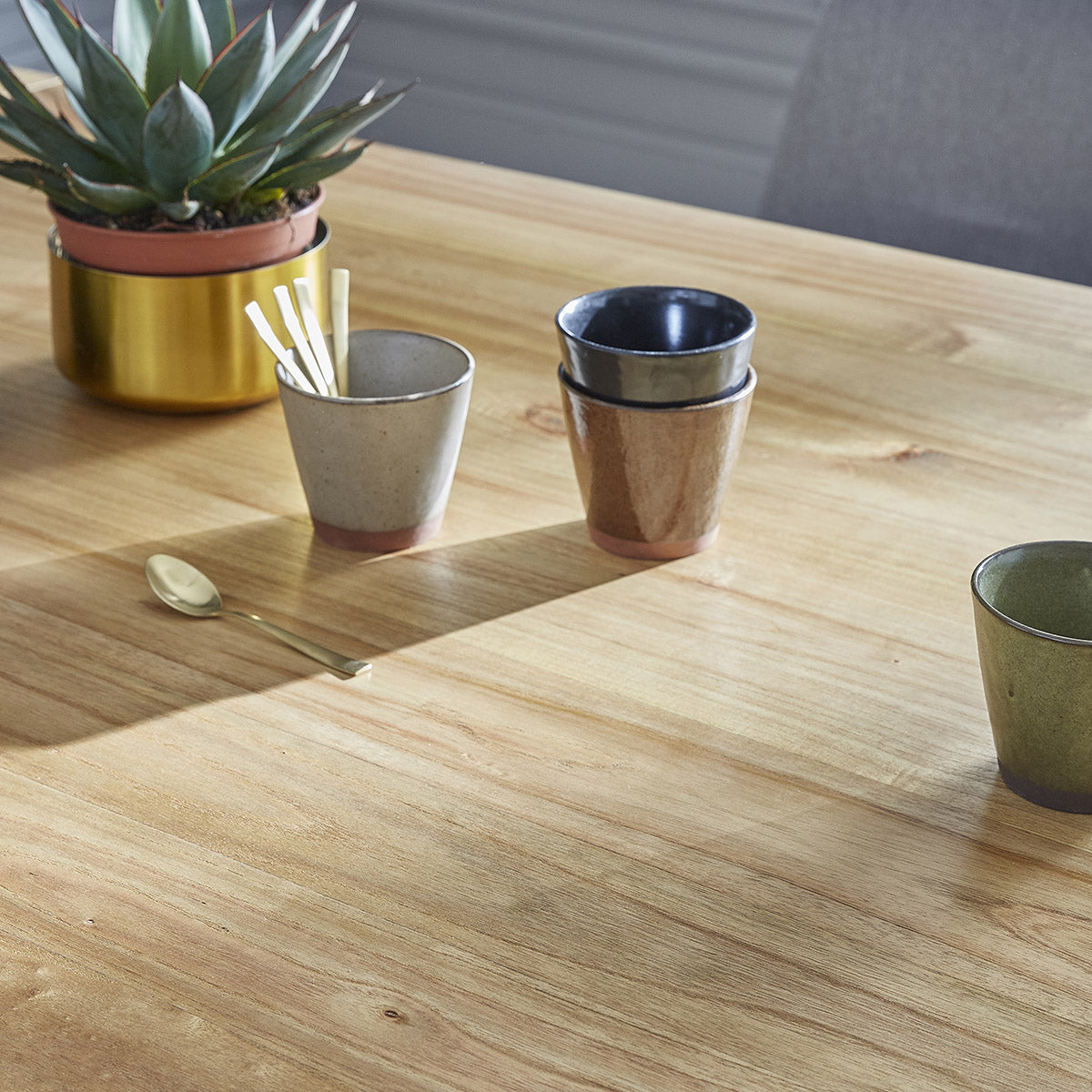 TILO - Tisch aus massivem Mindi 8 pers.