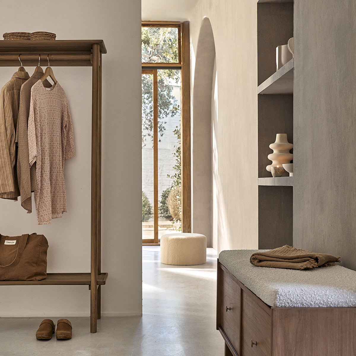 BOSTON - Kleiderständer aus massivem Teakholz 85 cm