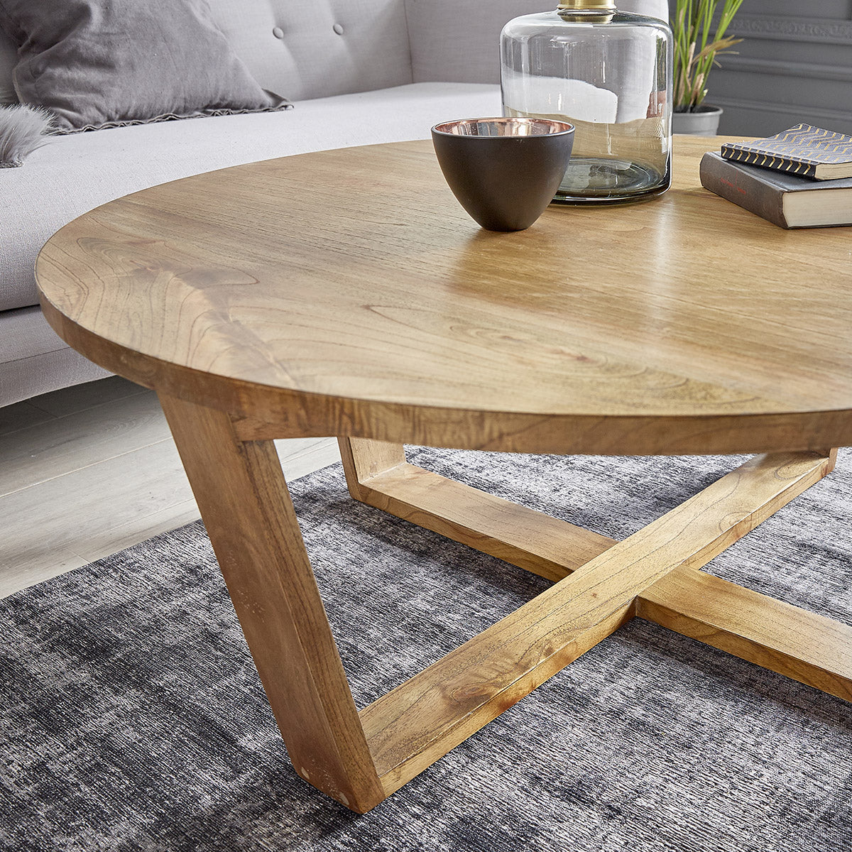 BASILE - Couchtisch aus massivem Mindi-Holz Ø 100 cm