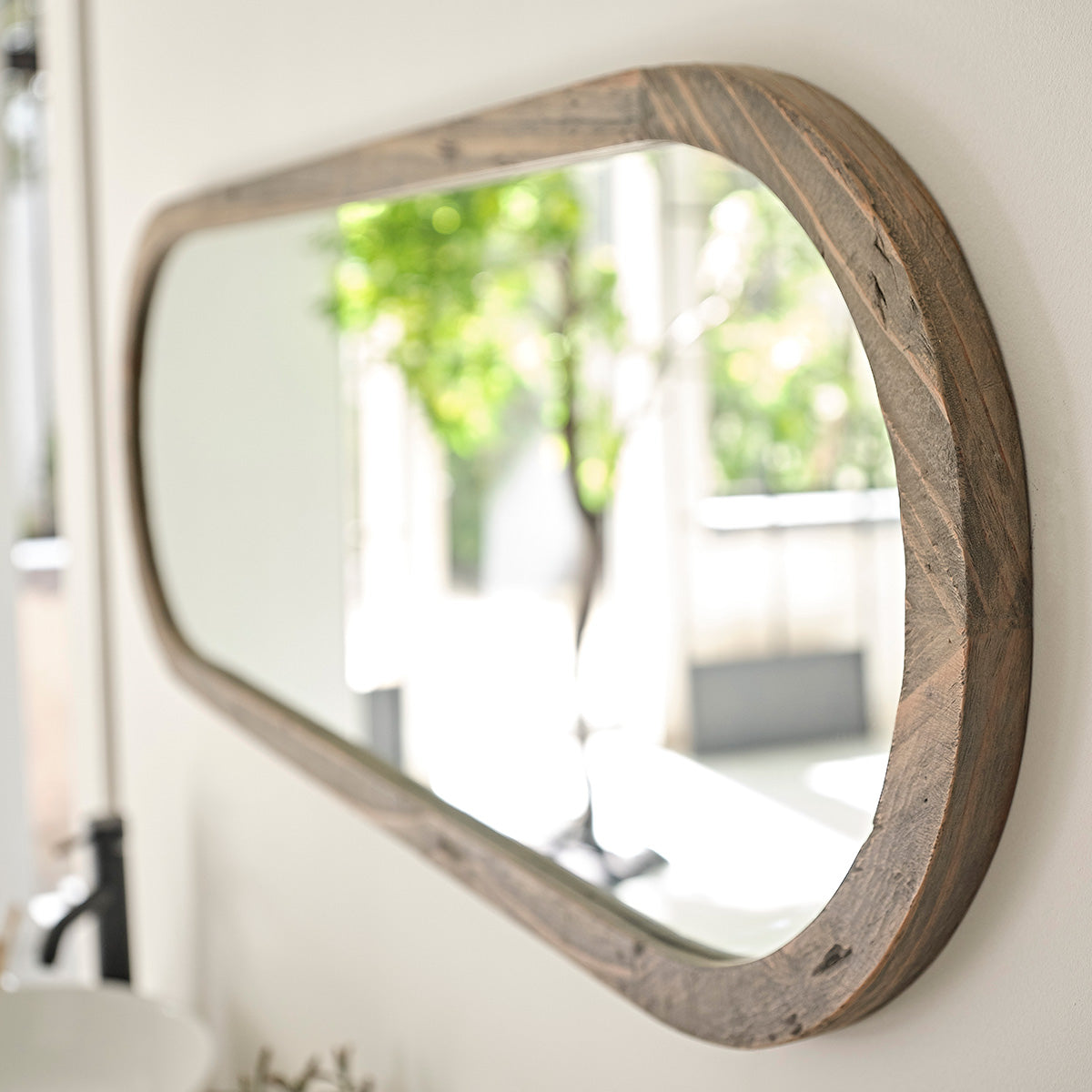SEZANNE - Spiegel aus massivem recyceltem Holz oval 140x50 cm