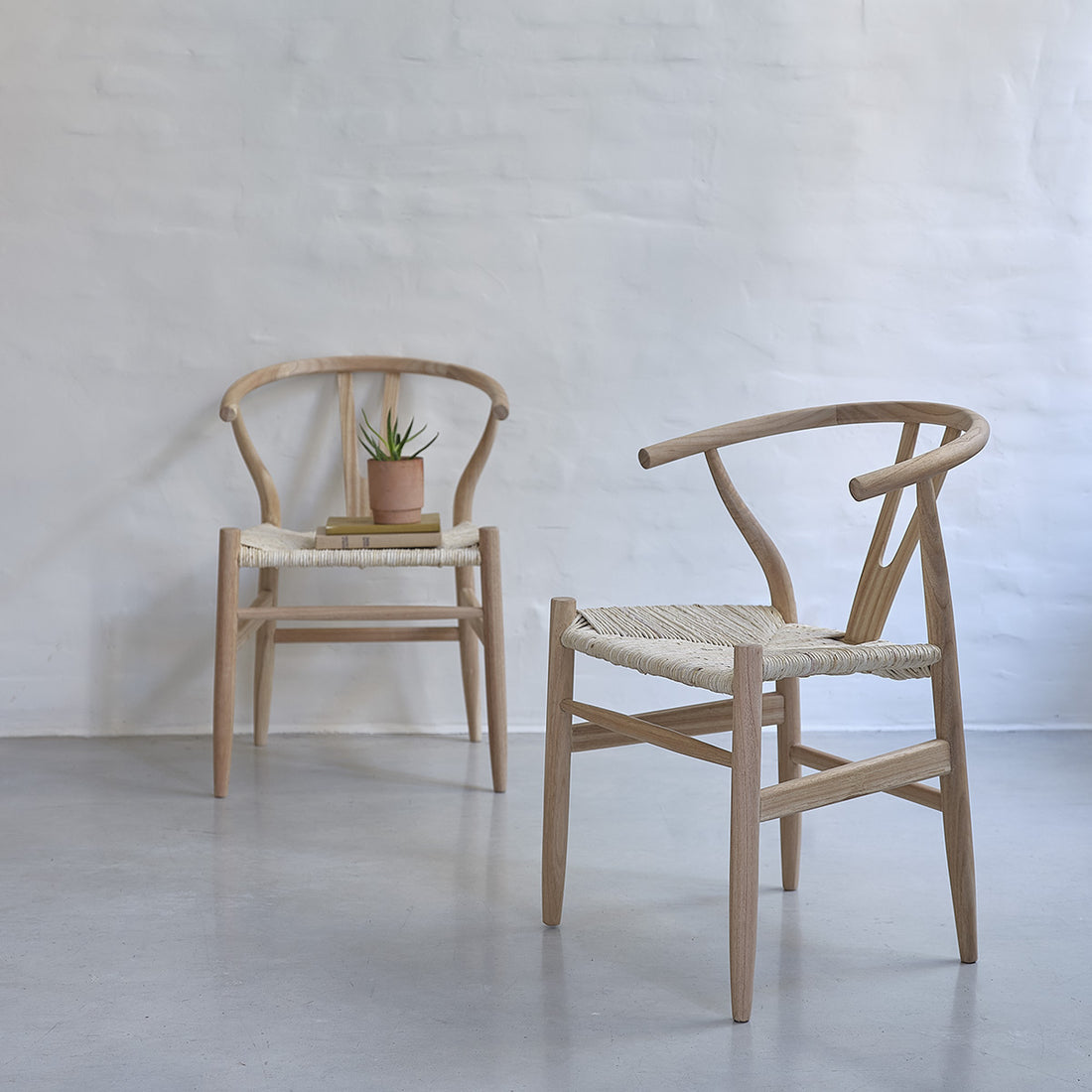 CAMILLE - Set aus 2 Stühlen aus massivem Mindi und Naturseil