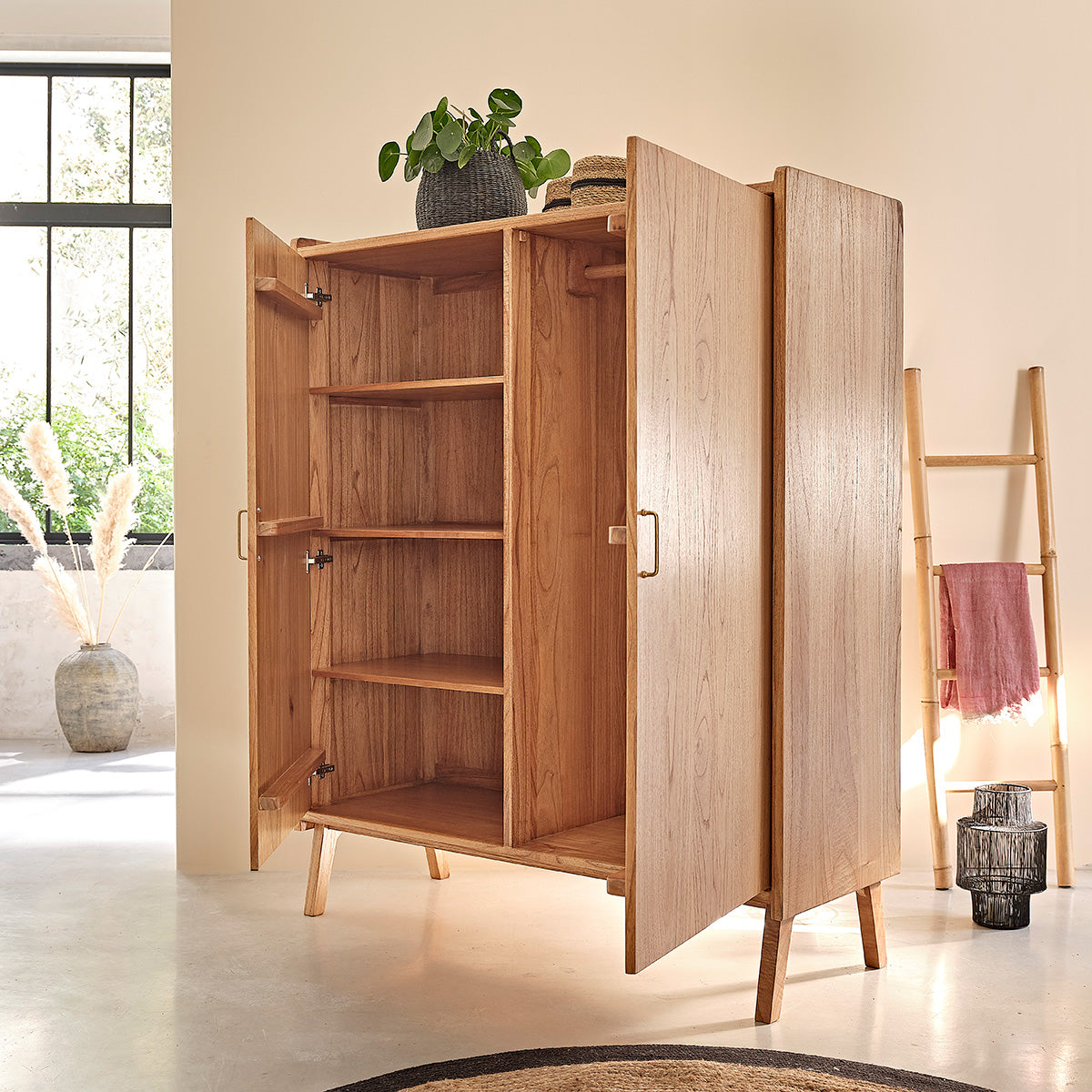 PIA - Schrank aus massivem Mindi 180 cm