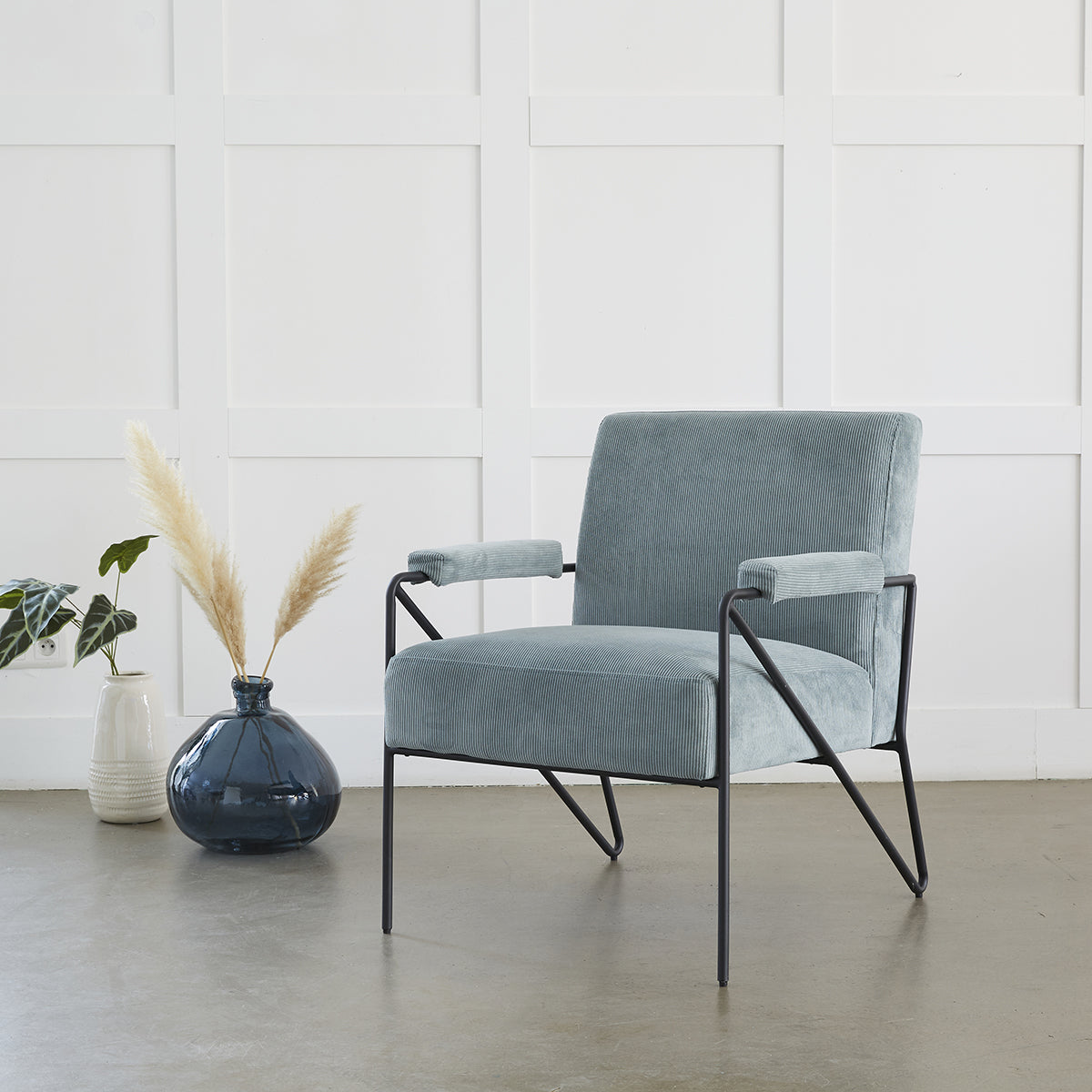 1407-fauteuil_velours_cotele_bleu-01.jpg