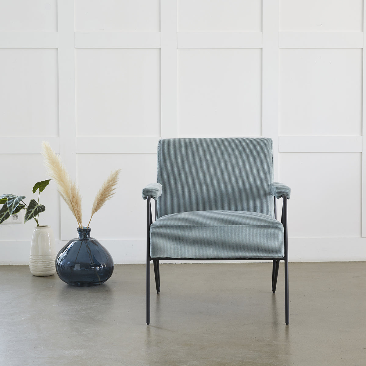 1407-fauteuil_velours_cotele_bleu-03.jpg