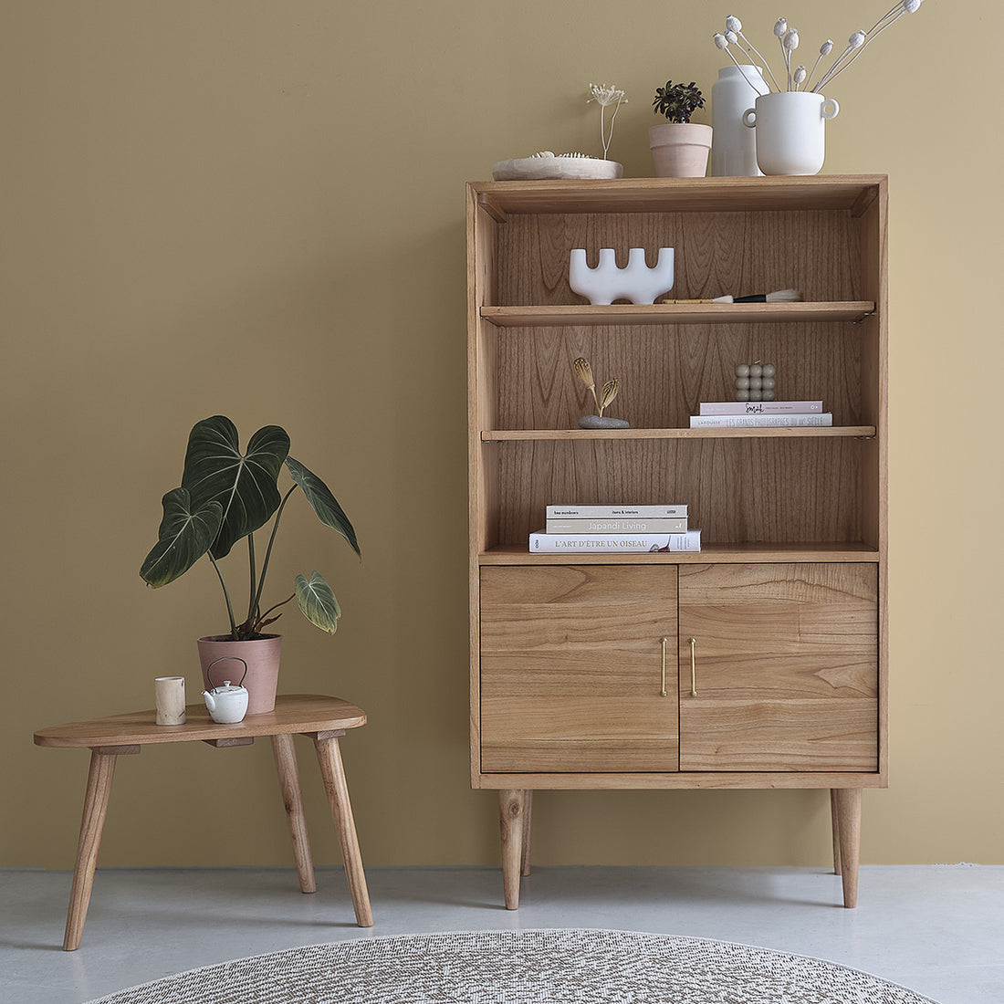 SUZANNE - Bücherregal aus massivem Mindi, H 147 cm