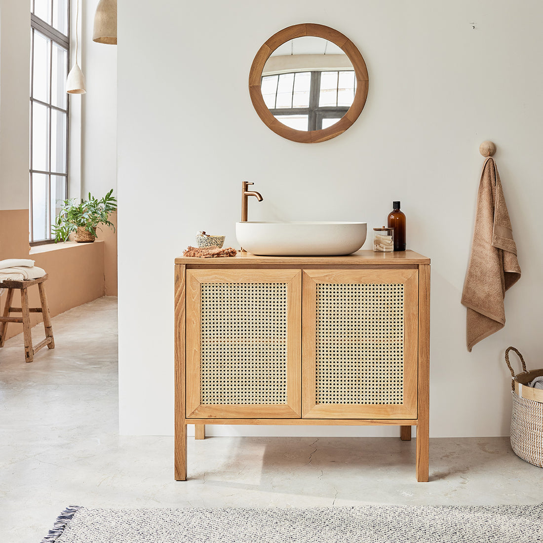 ELIOTT - Waschtischunterschrank aus massivem Teakholz und Rohrgeflecht 90 cm
