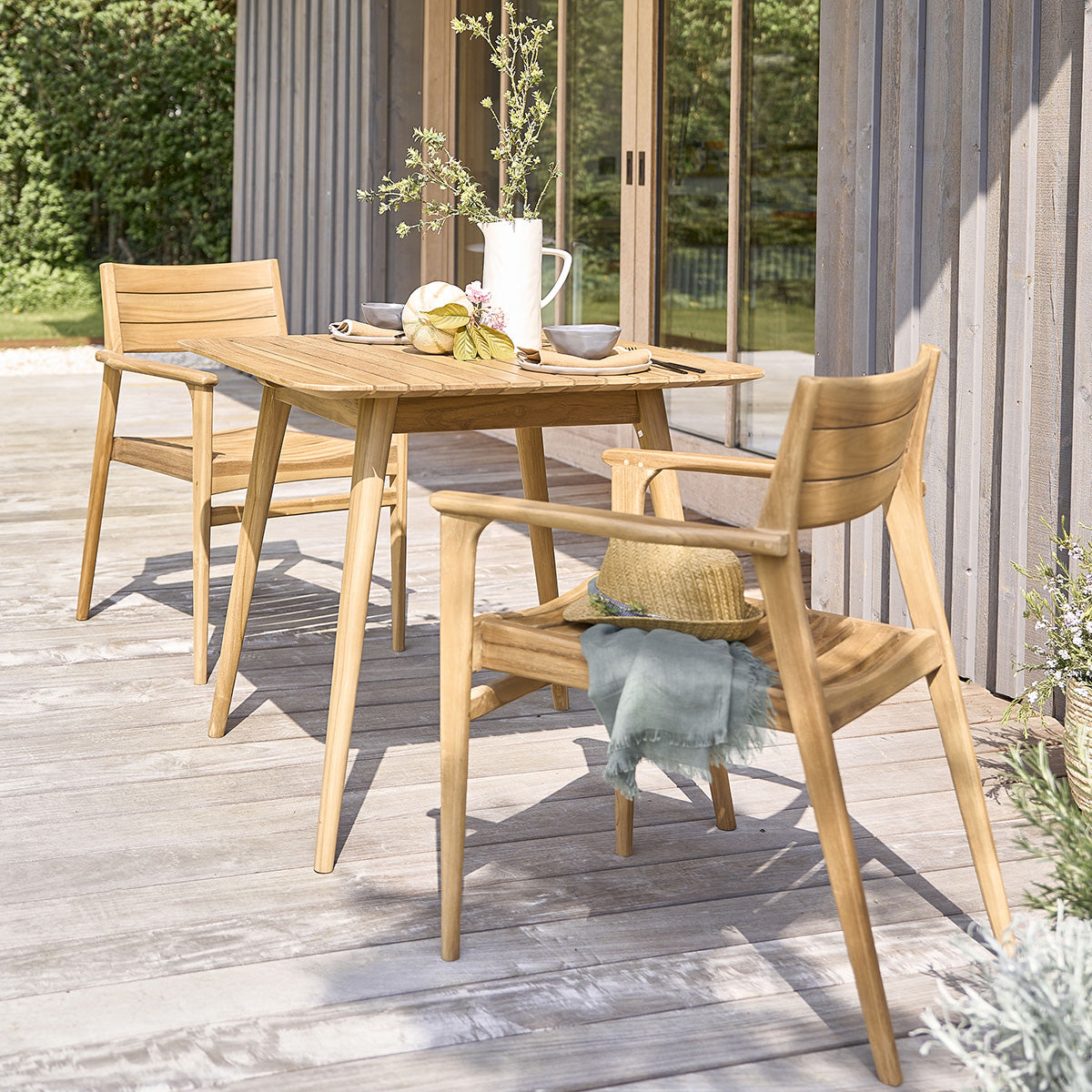 APRIL - Gartensessel aus massivem Teakholz