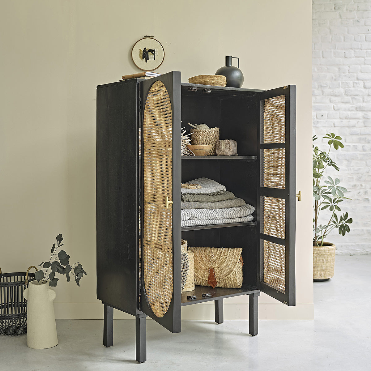 ZULMA - Schrank aus massivem Mangoholz und Rohrgeflecht 90 cm
