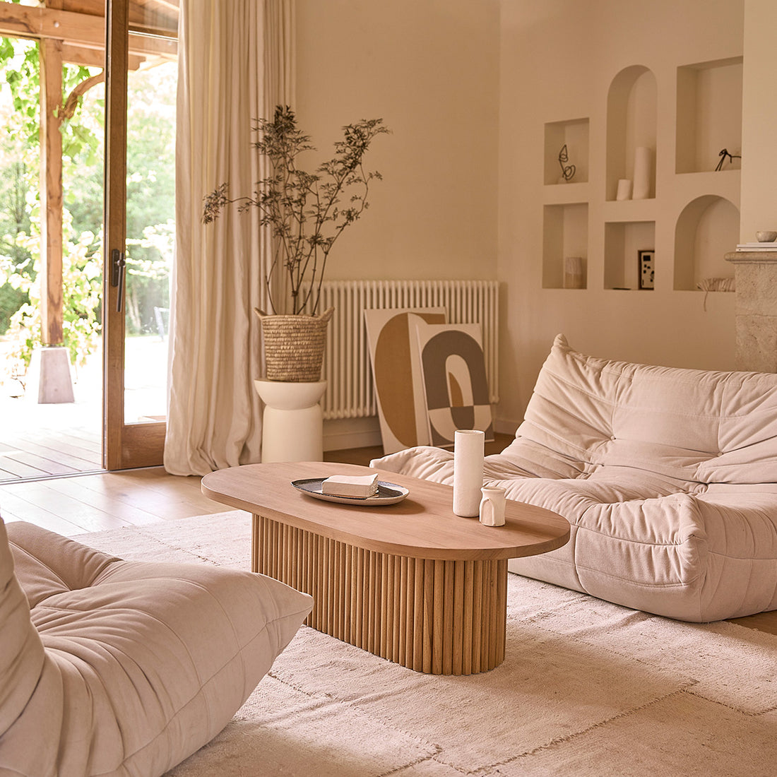 COLINE - Couchtisch aus massivem Teakholz 120 cm