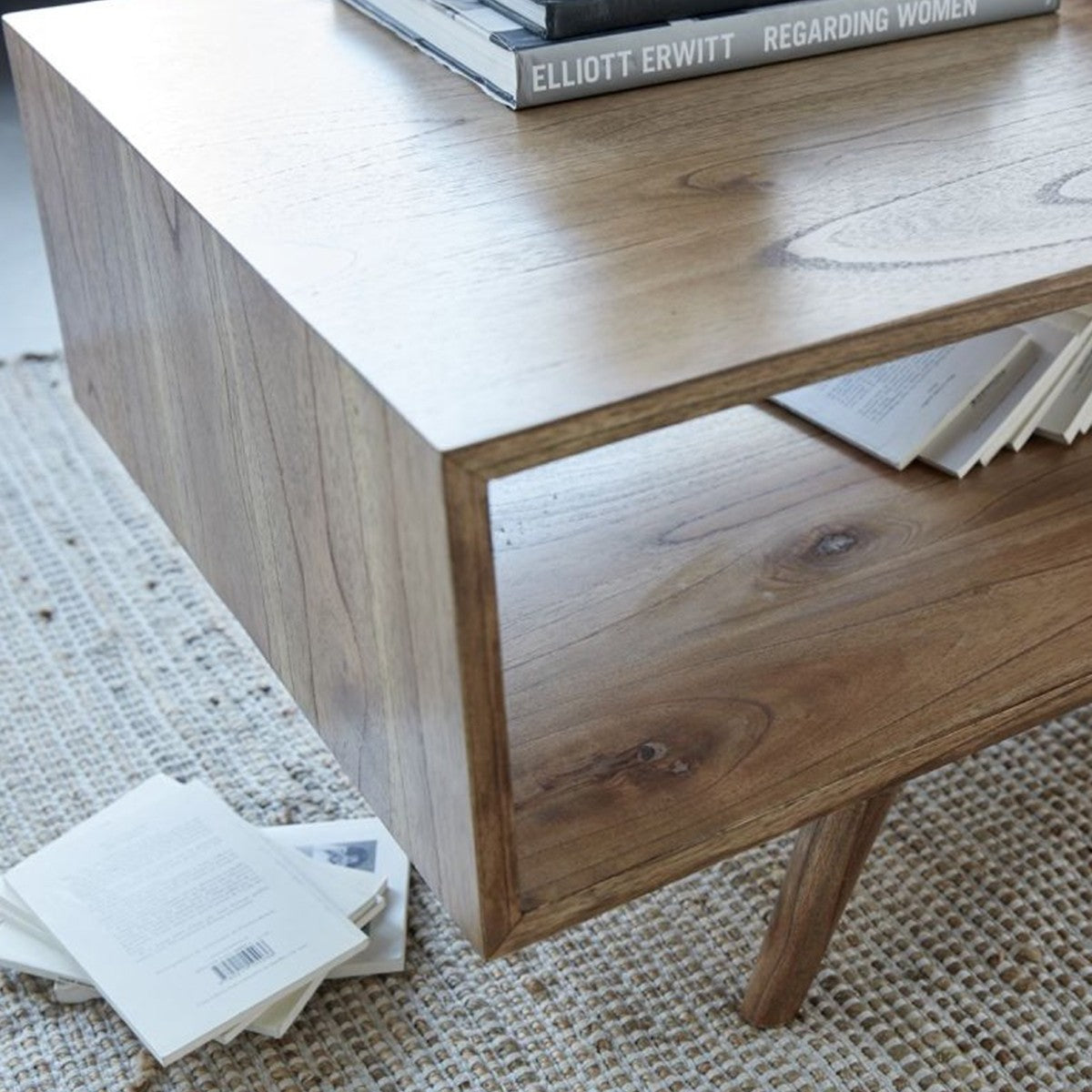 ODDA - Couchtisch aus massivem Mindi-Holz 120 cm