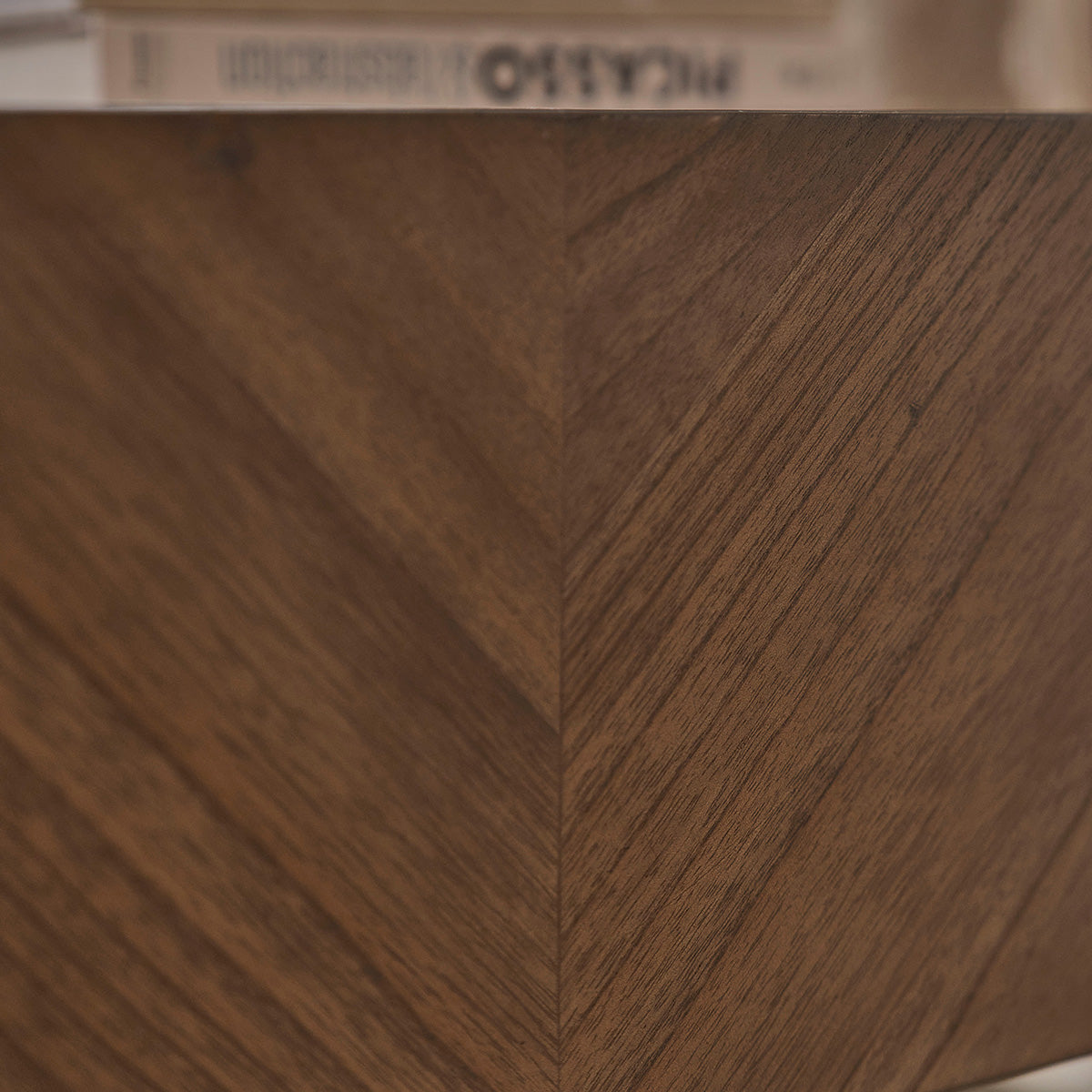 CALIX - Massiver Mindi Couchtisch mit Metallbeinen 120 cm