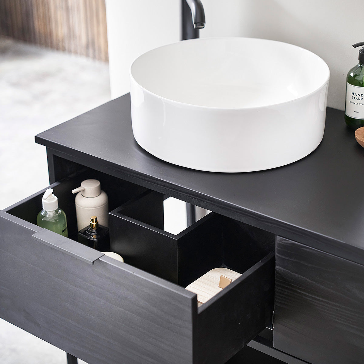 NEVEN - Waschtischunterschrank aus massiver Kiefer und Metall 120 cm