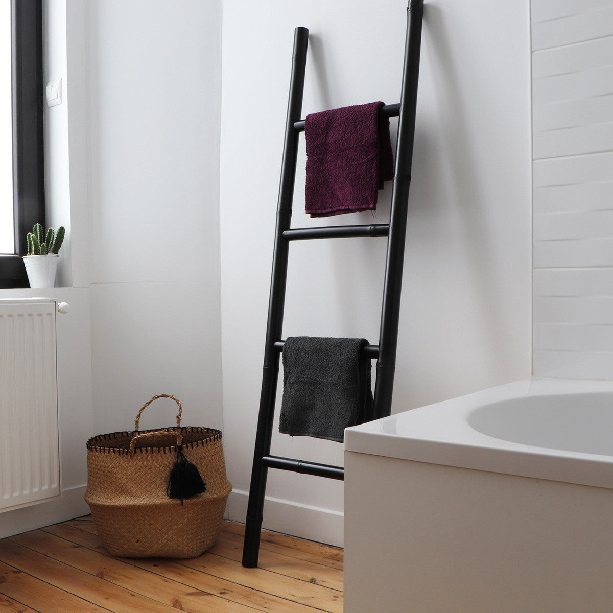 1551-echelle_porte_serviettes_bambou_noire-03.jpg