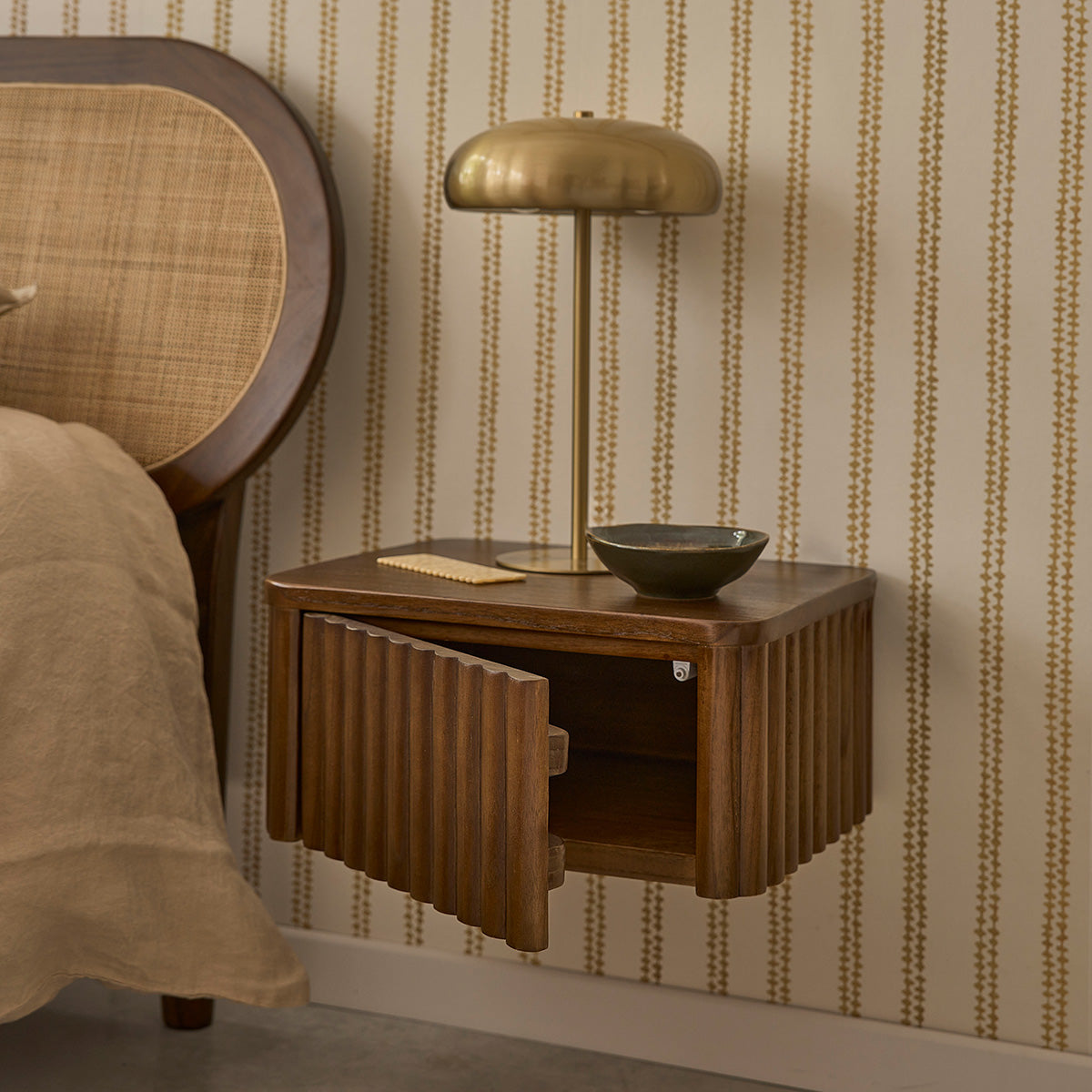 TRINIDAD - Nachttisch aus Mindiholz, hängend, 45 cm