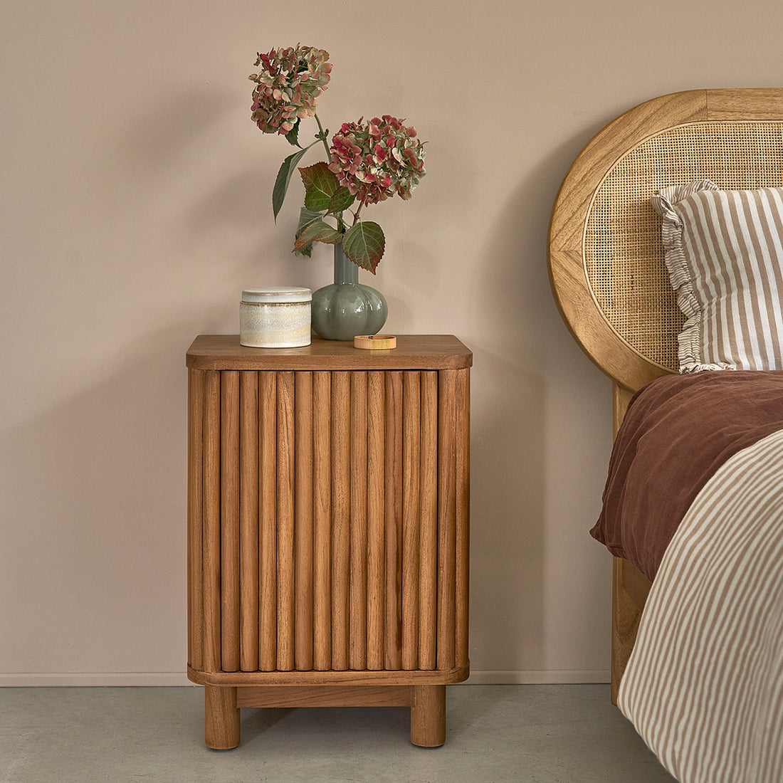 COLINE - Nachttisch aus Teakholz