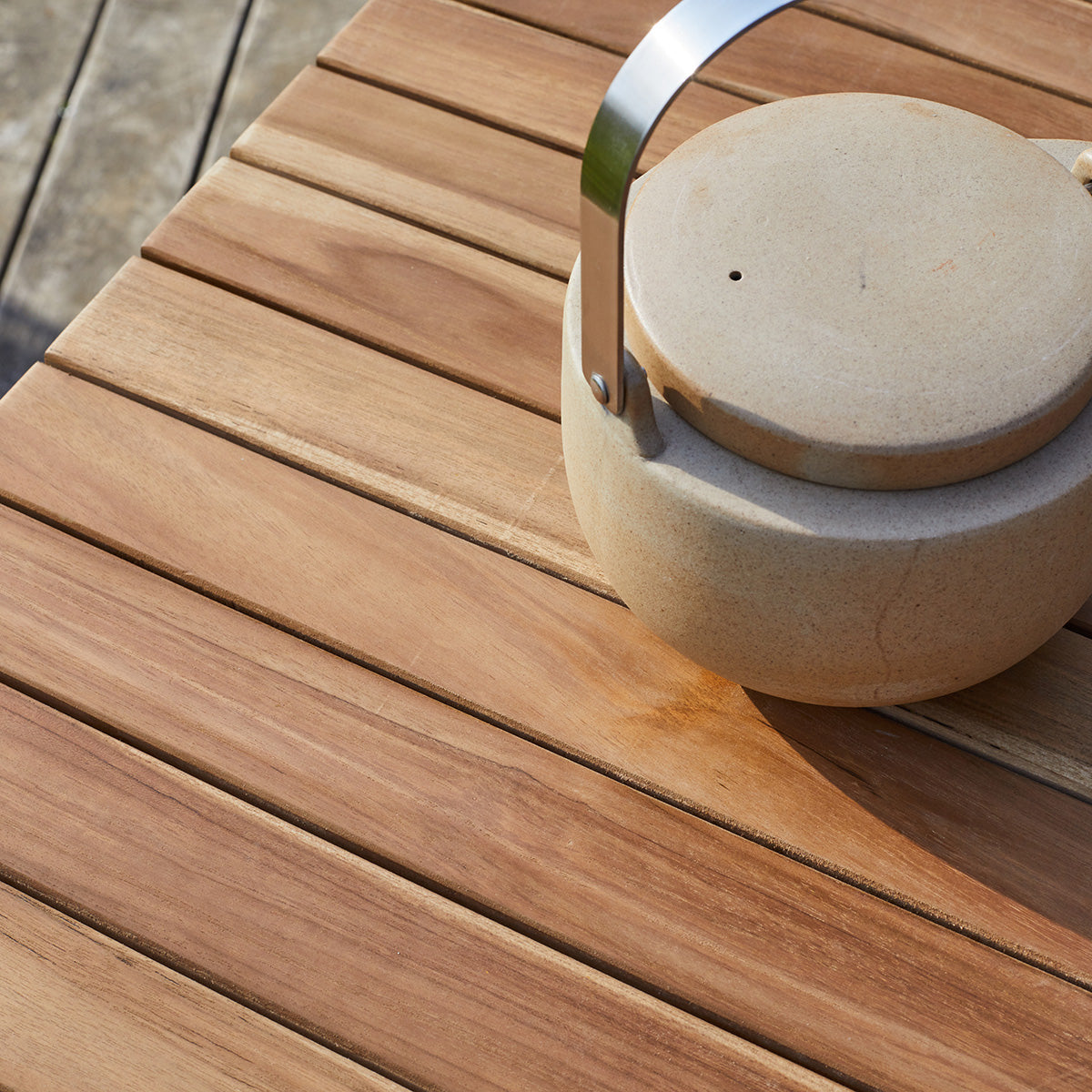 MALTE - Hoher Gartentisch aus massivem Teakholz