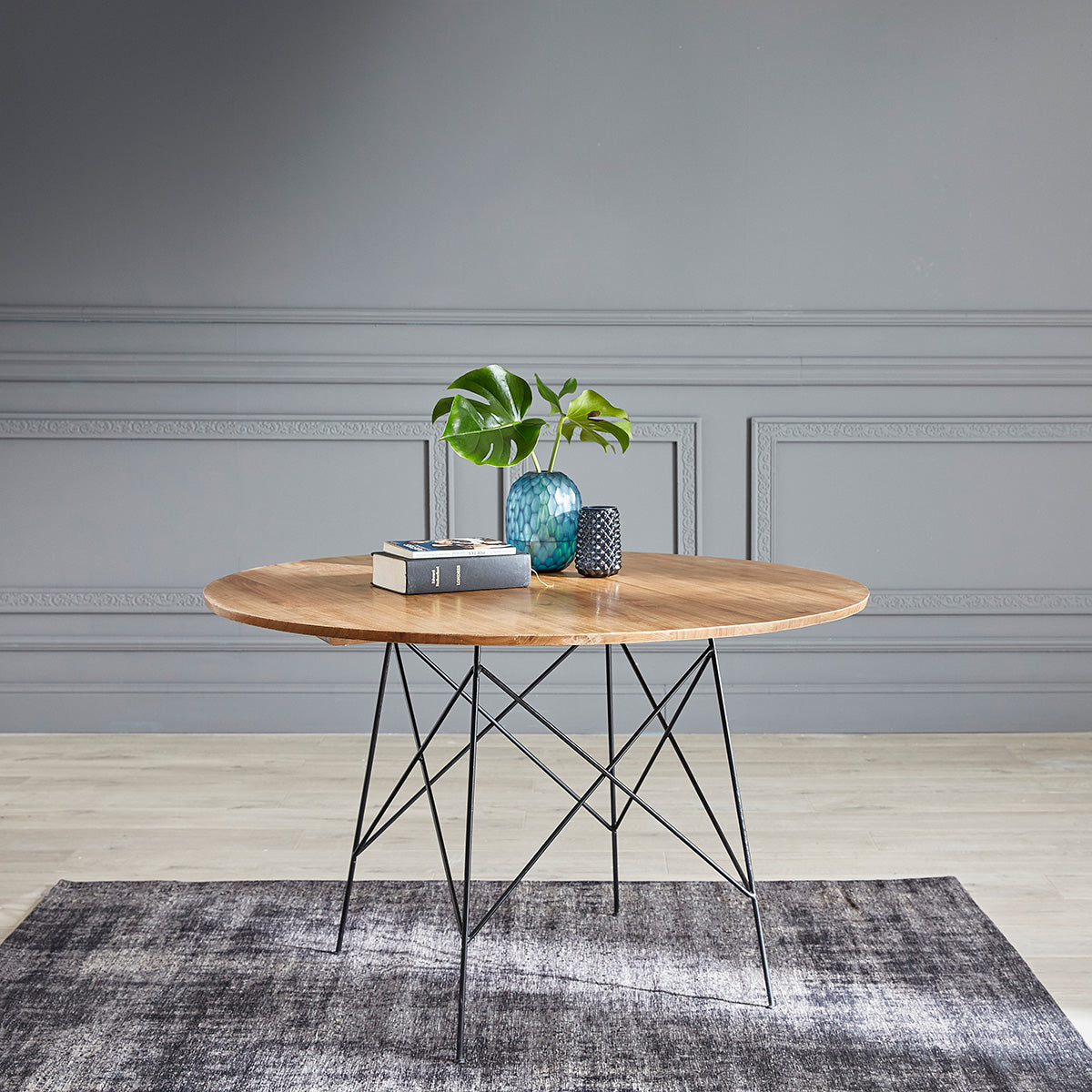 TILO - Tisch aus massivem Mindi rund 4 pers.