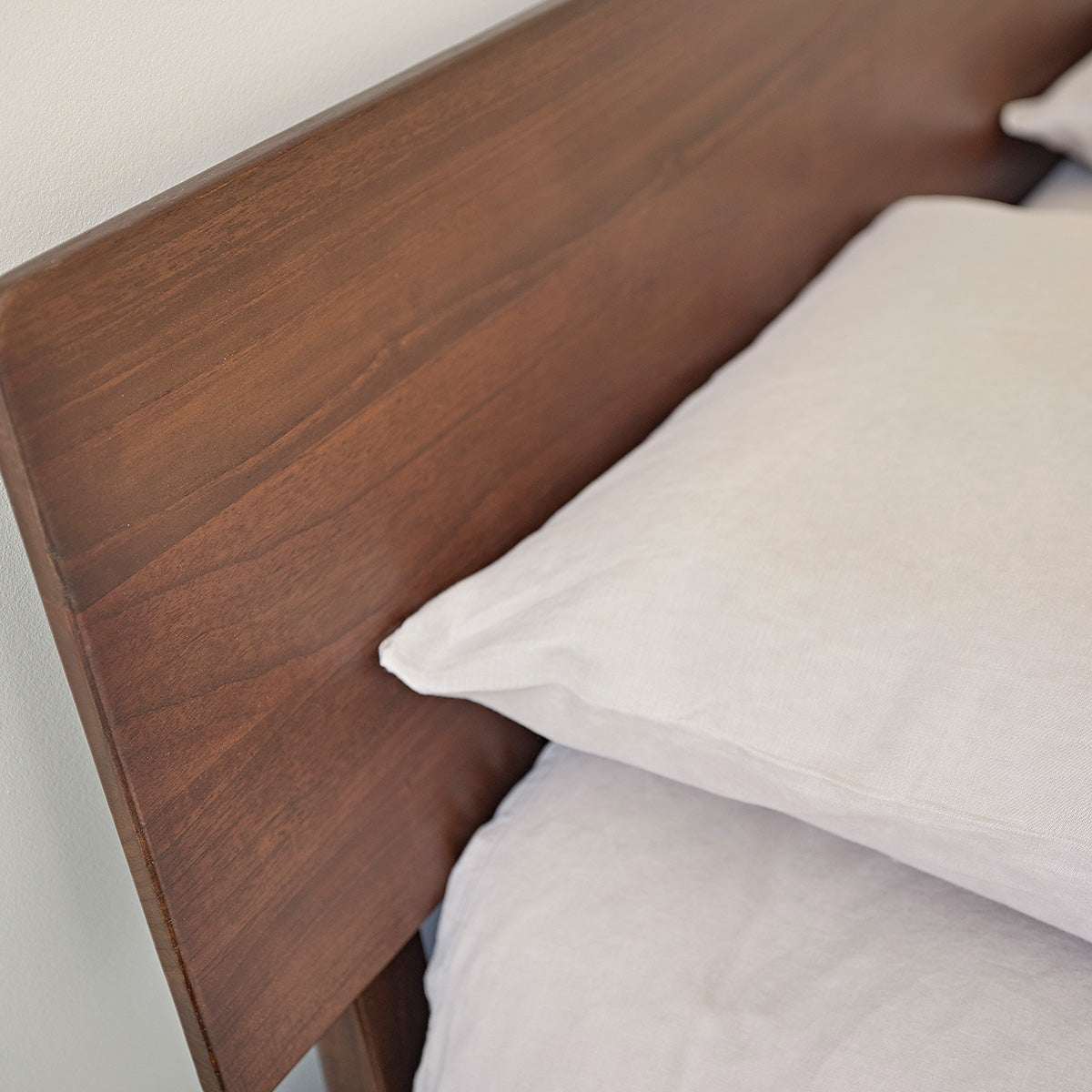 VINTAGE - Bett aus massivem Mindi 160 cm