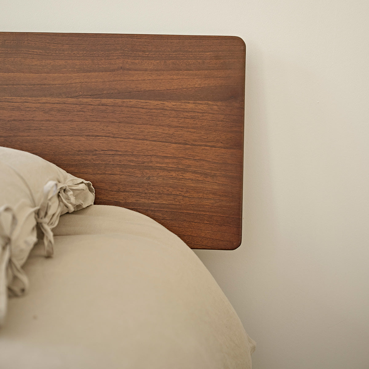 VINTAGE - Bett aus massivem Mindi 160 cm