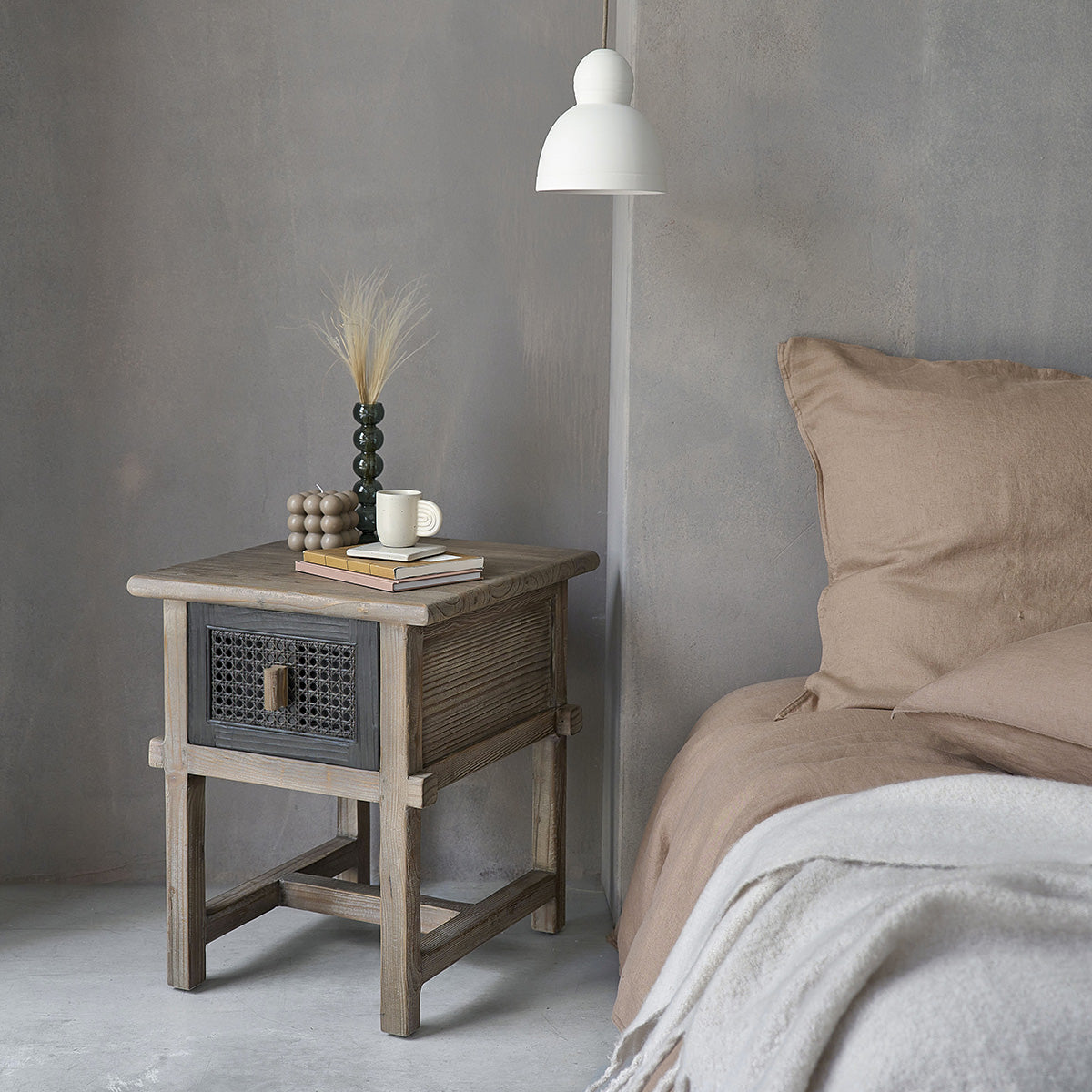 JUNKO - Nachttisch aus massivem recyceltem Holz 45 cm