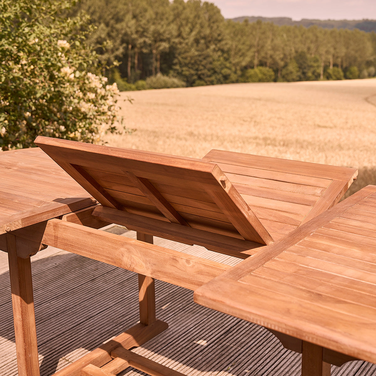 BALI - ausziehbarer ovaler Gartentisch aus geöltem Teakholz  8/10 Sitze