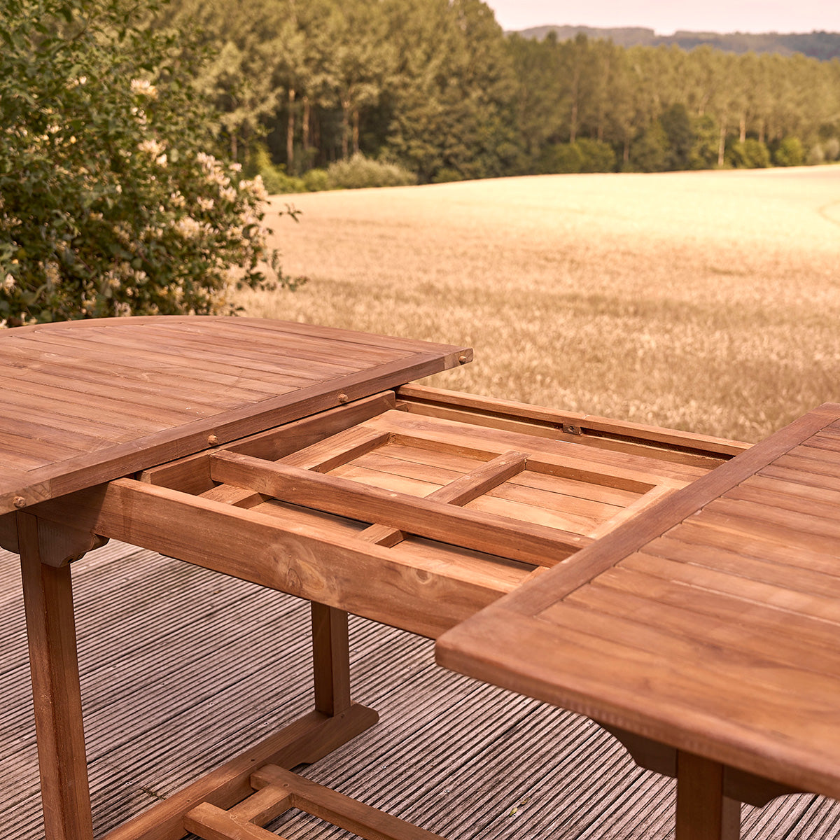 BALI - ausziehbarer ovaler Gartentisch aus geöltem Teakholz  8/10 Sitze