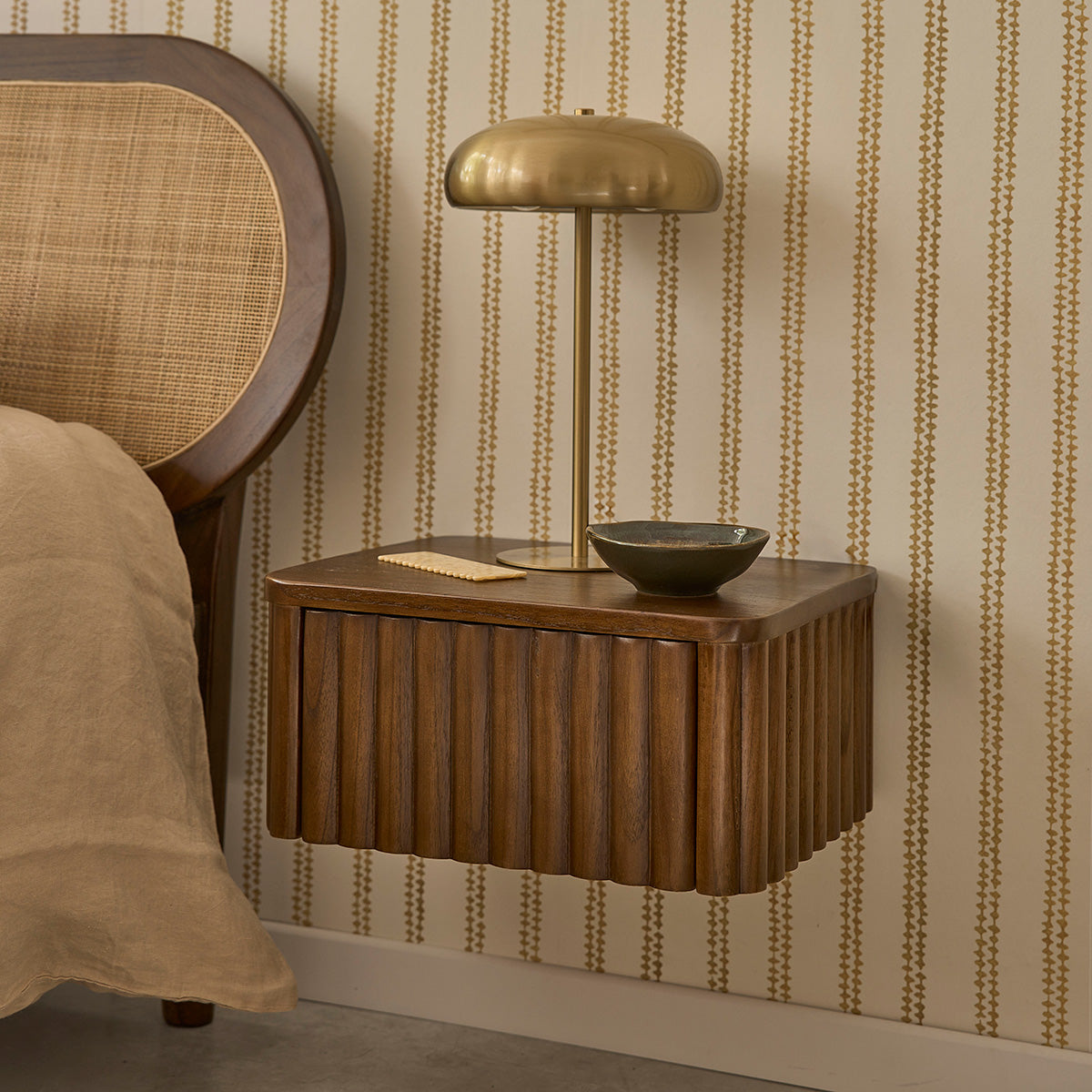 TRINIDAD - Nachttisch aus Mindiholz, hängend, 45 cm