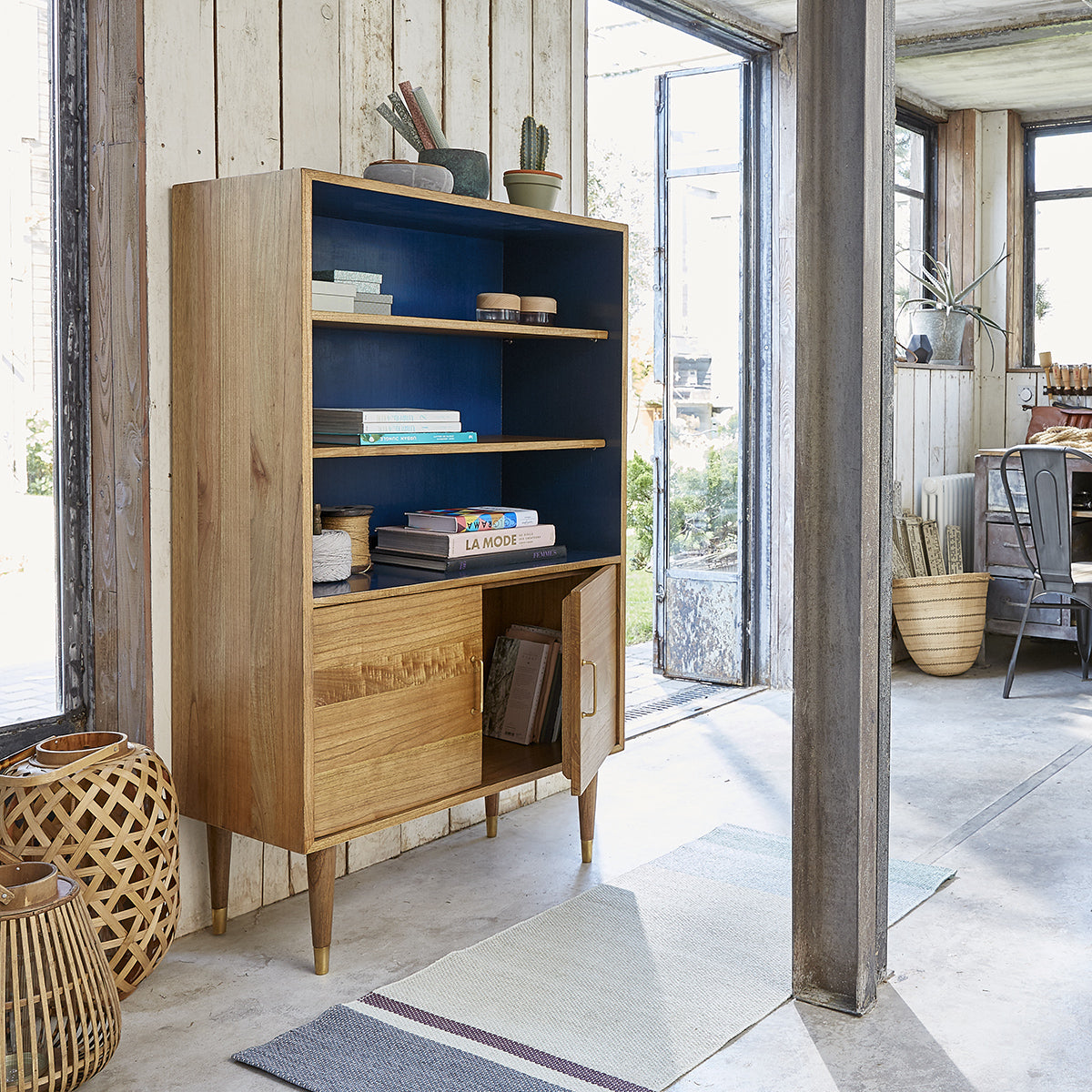 PIA - Bücherregal aus massivem Mindi-Holz 85 cm